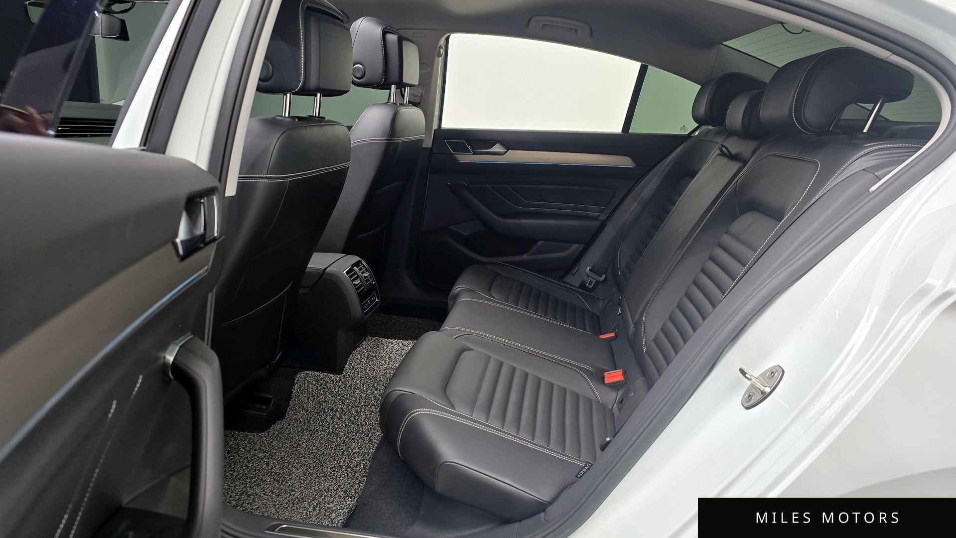 Volkswagen Passat 2022 — миниатюра 13