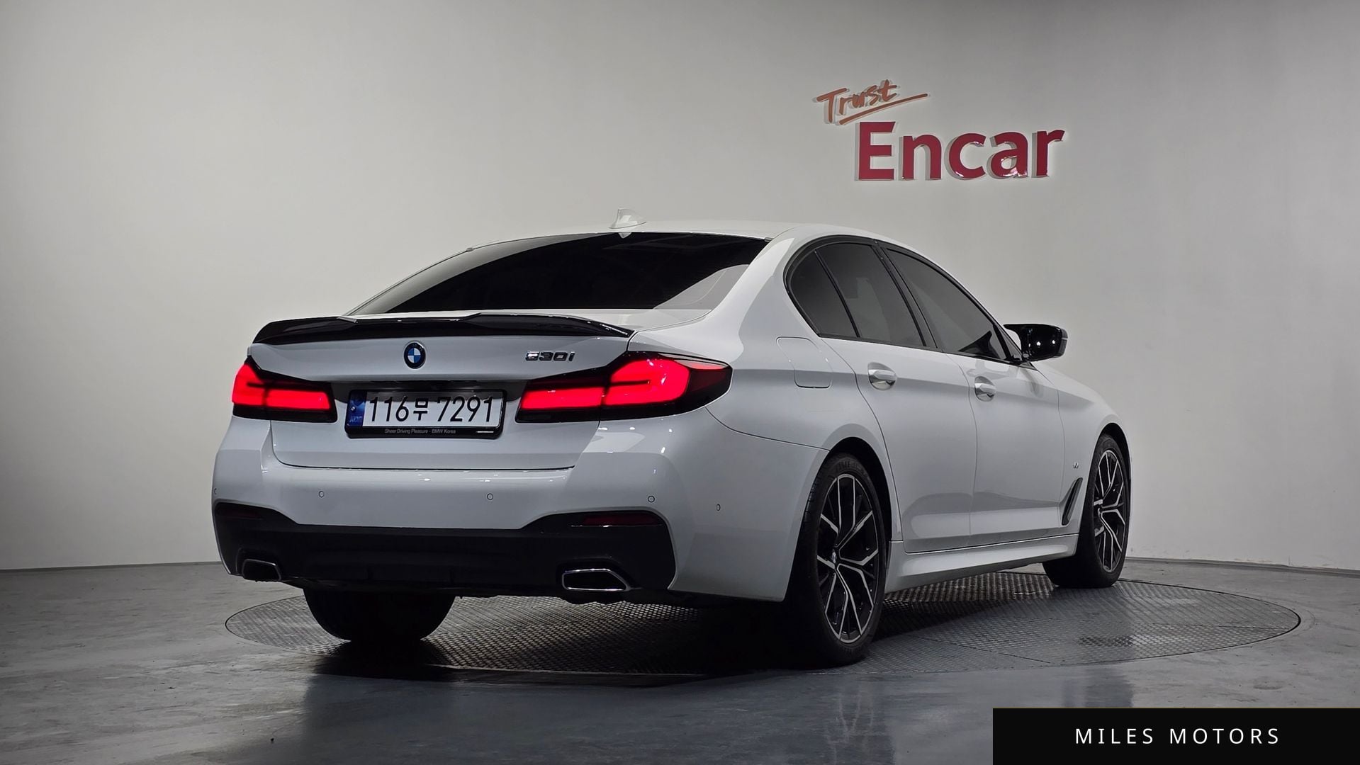 BMW 5 Series (G30) 2023 — миниатюра 2