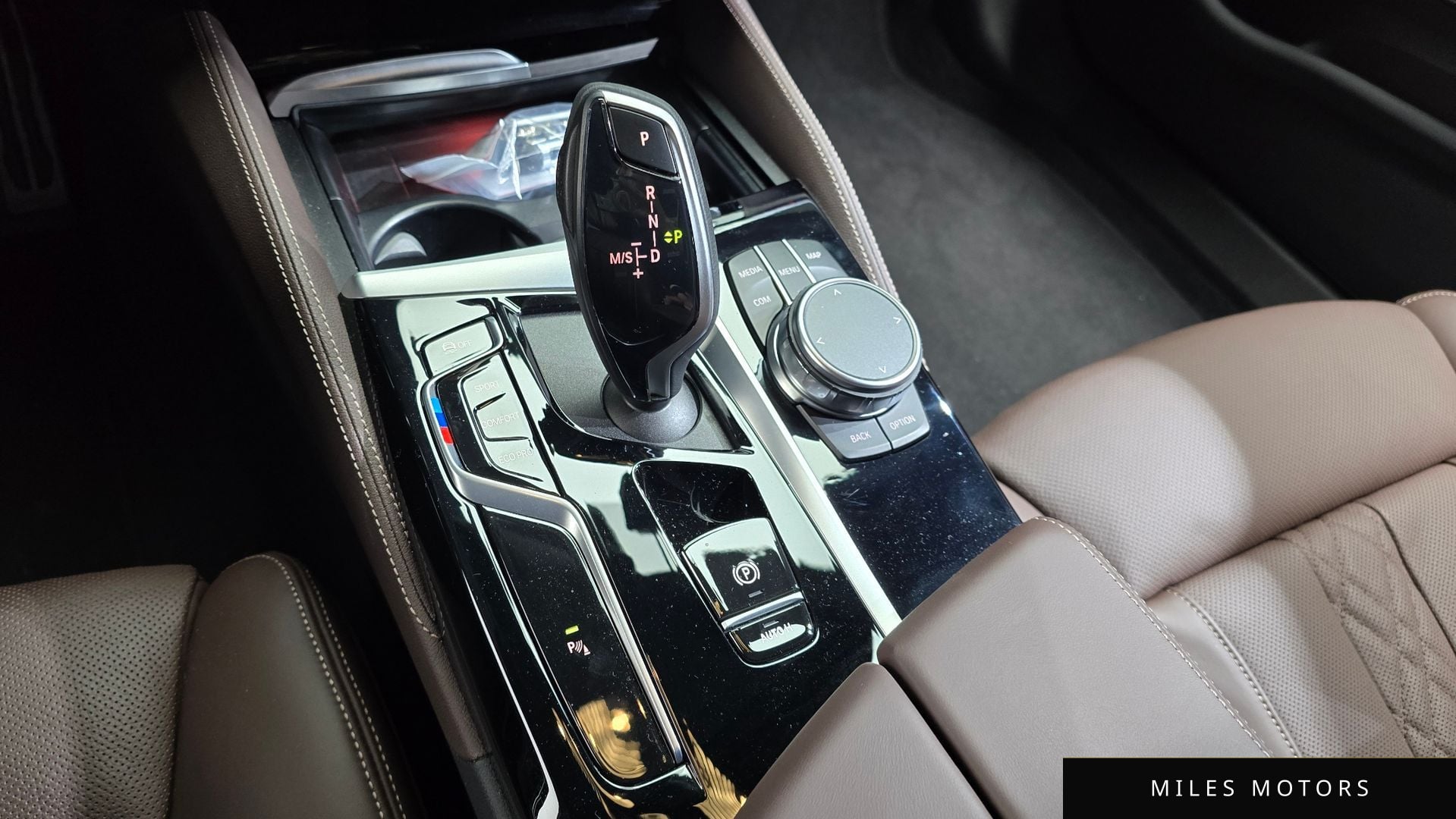 BMW 5 Series (G30) 2023 — миниатюра 9
