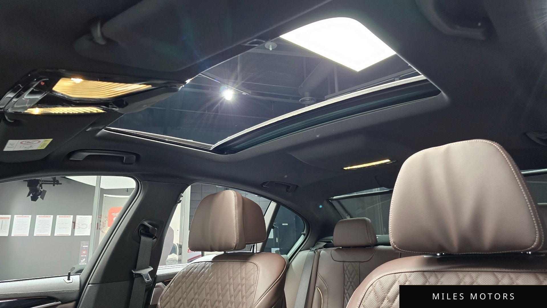 BMW 5 Series (G30) 2023 — миниатюра 19