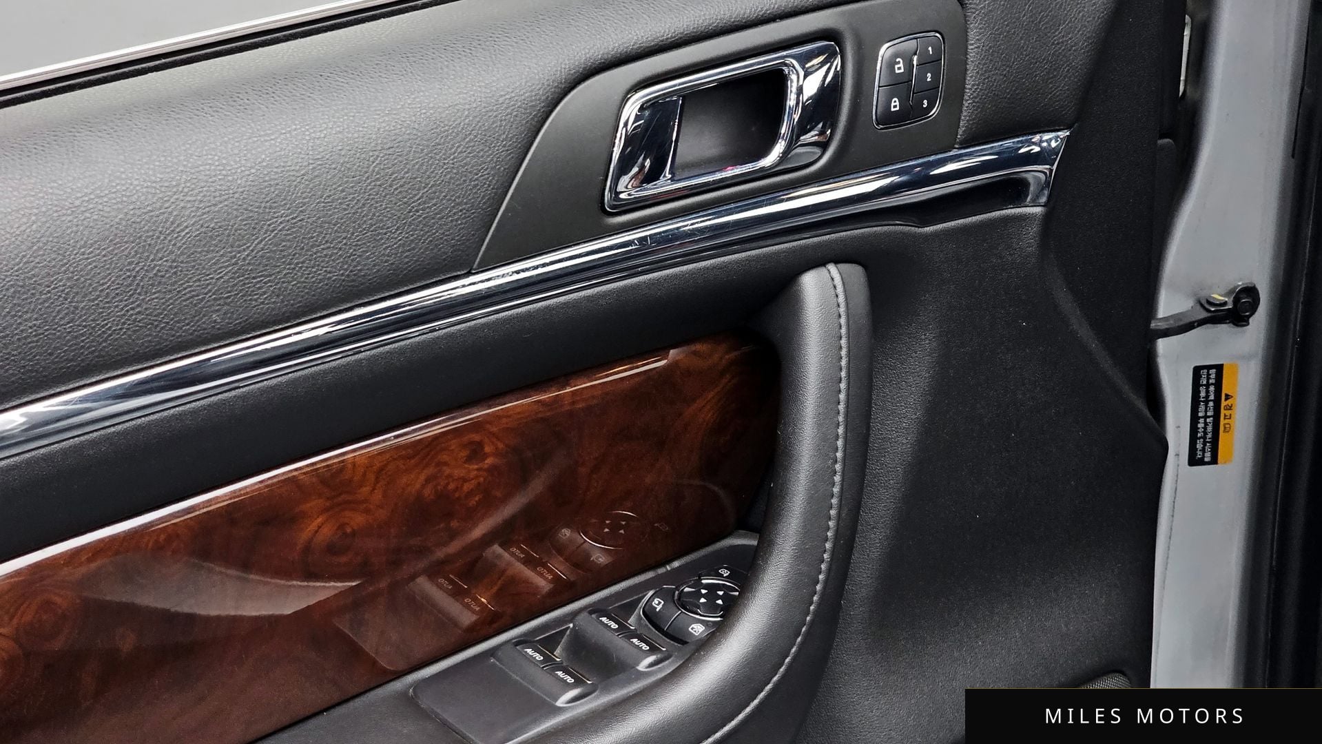 Lincoln MKS 2013 — миниатюра 17