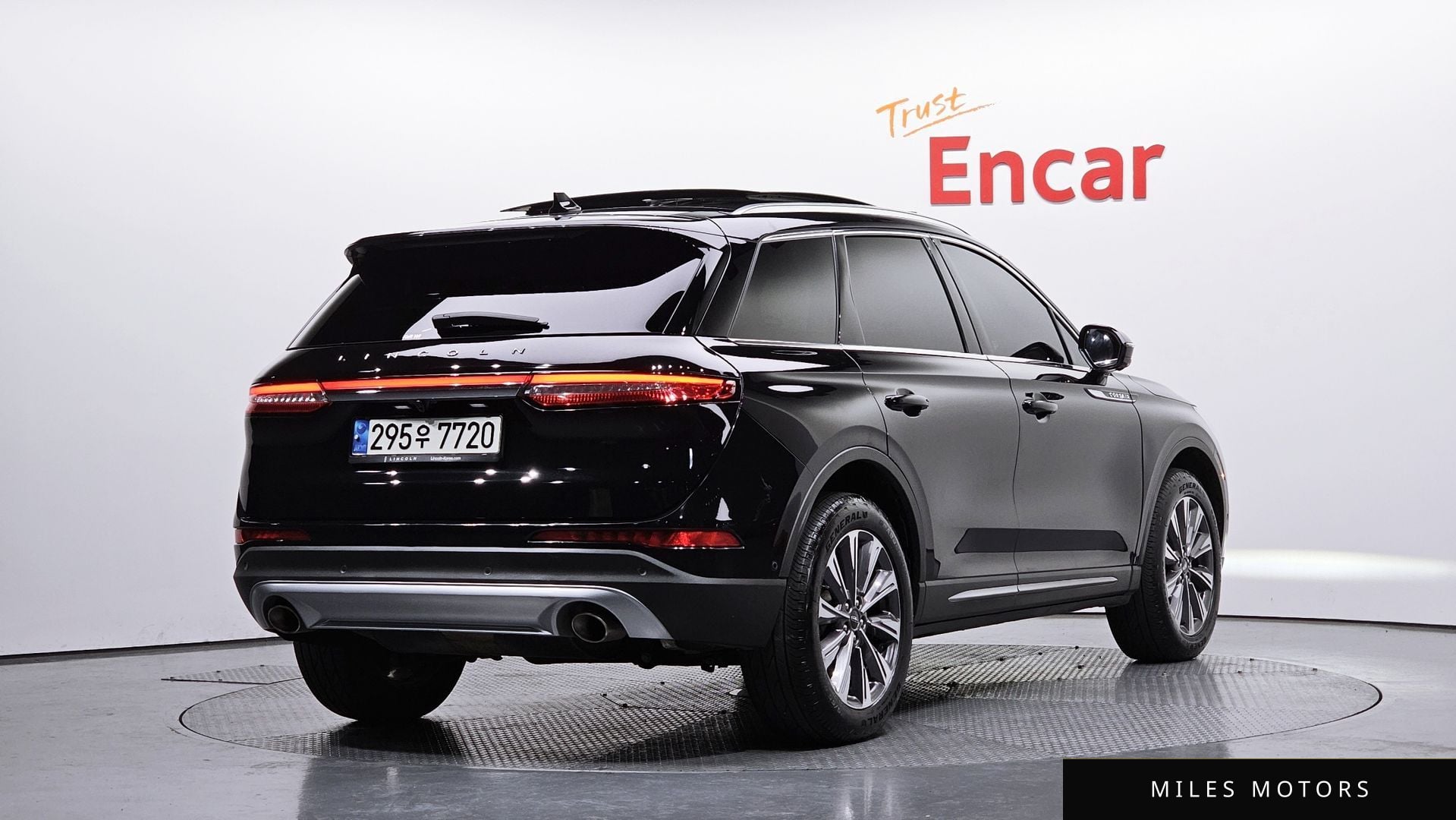 Lincoln Corsair 2021 — миниатюра 2