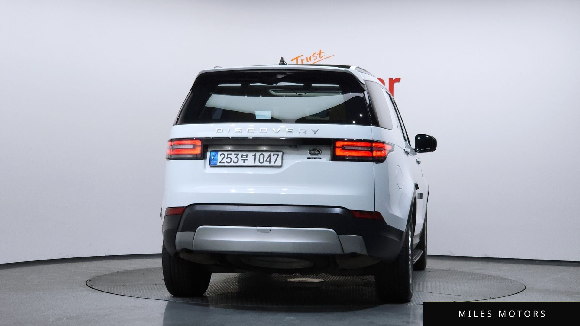 Land Rover Discovery 2018 — миниатюра 4