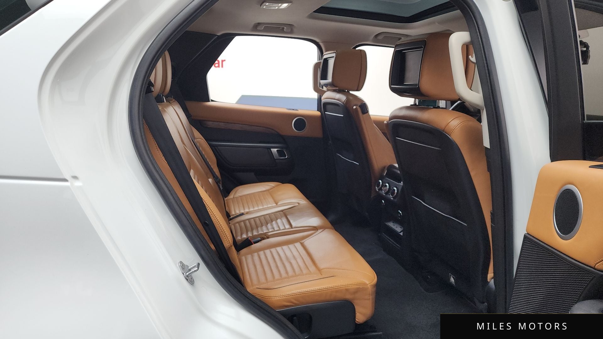 Land Rover Discovery 2018 — миниатюра 12