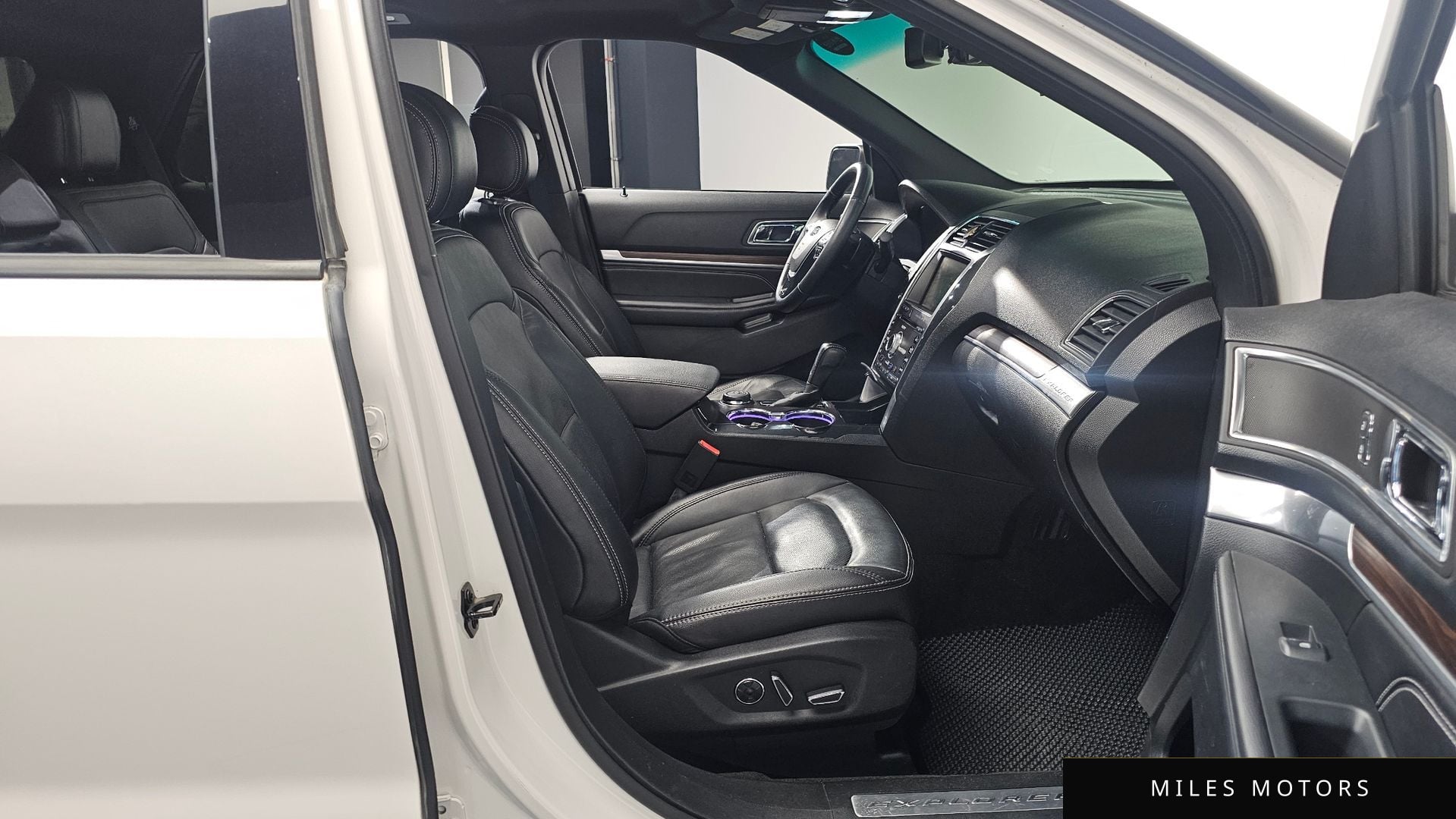 Ford Explorer 2016 — миниатюра 11