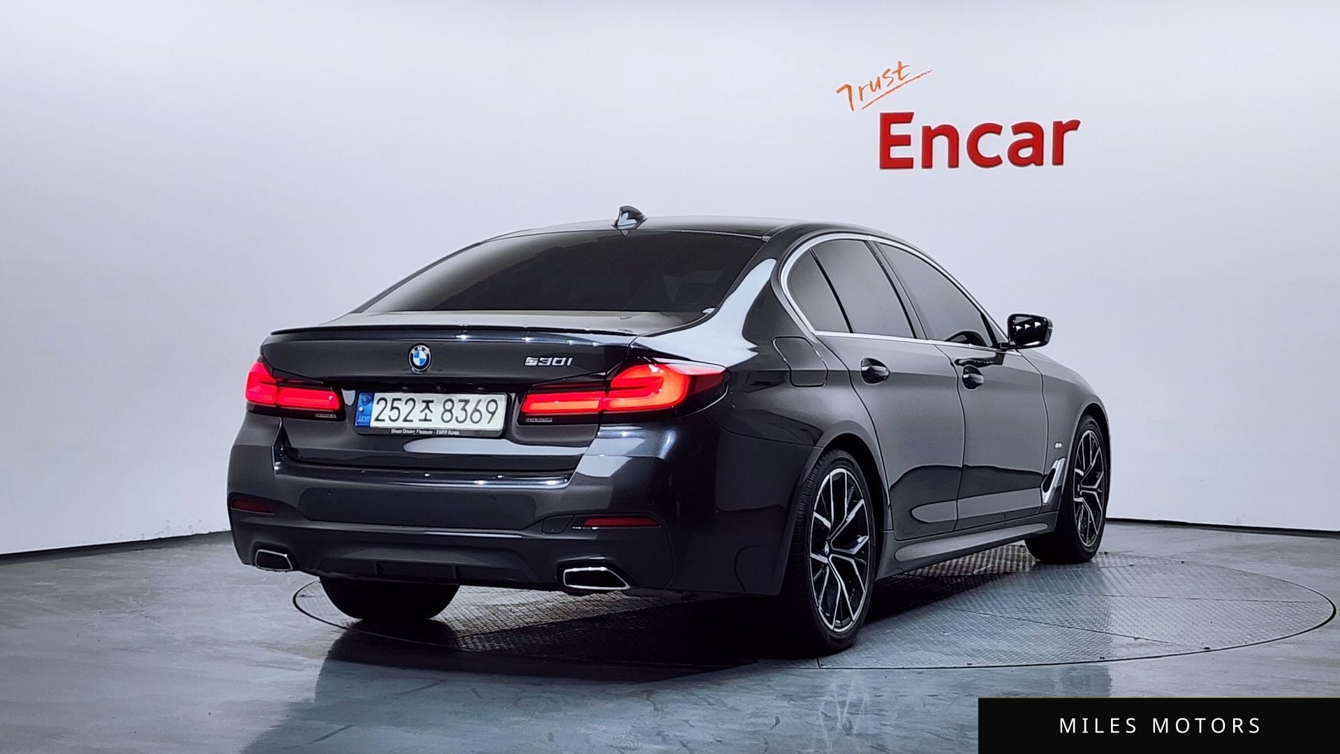 BMW 5시리즈 (G30) 2021 — миниатюра 2