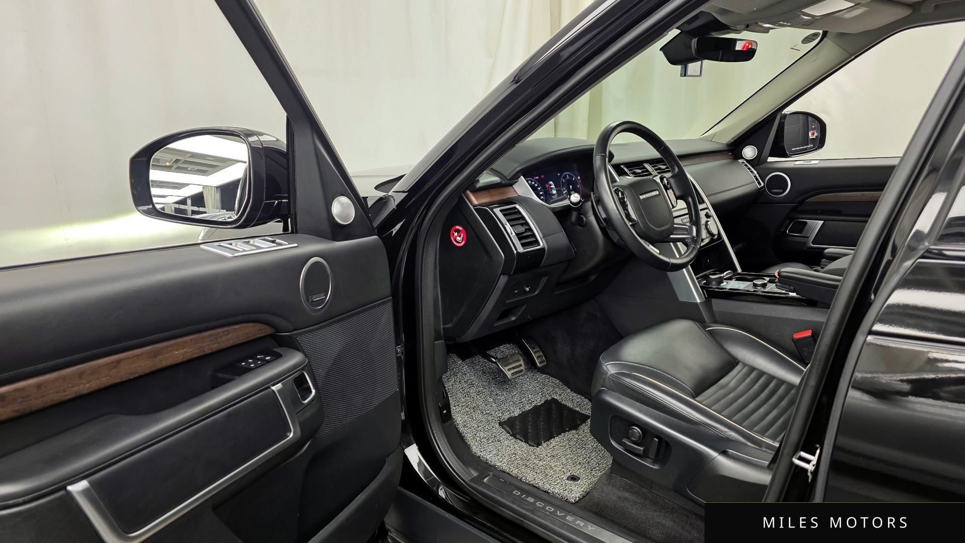 Land Rover Discovery 2020 — миниатюра 10