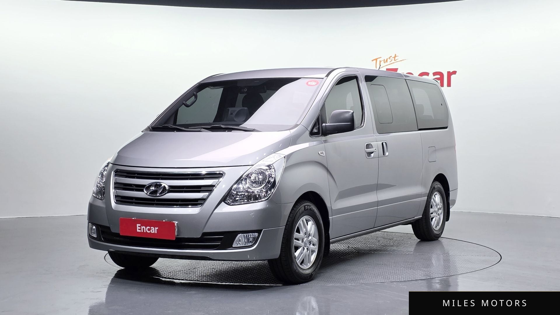 Hyundai Starex 2016 — фото 1 из 12