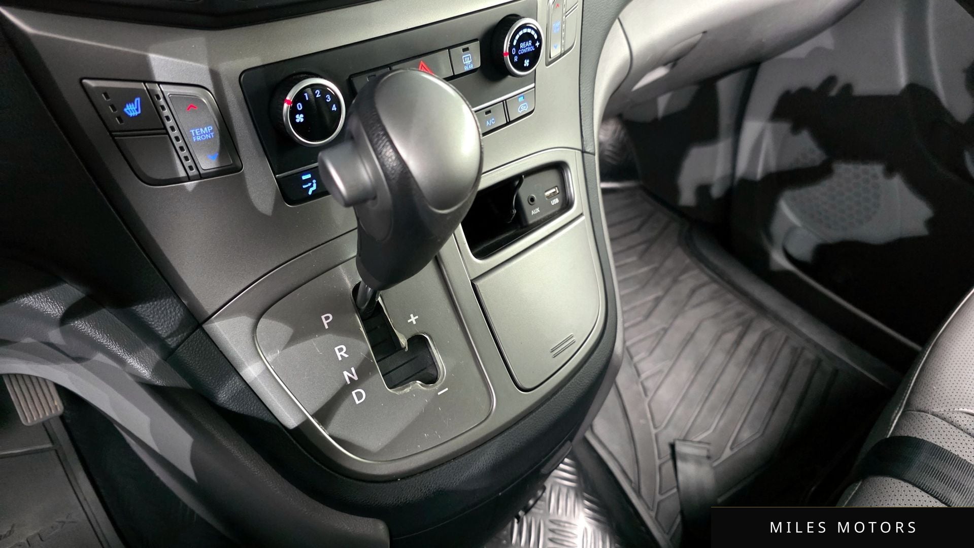 Hyundai Starex 2016 — миниатюра 9