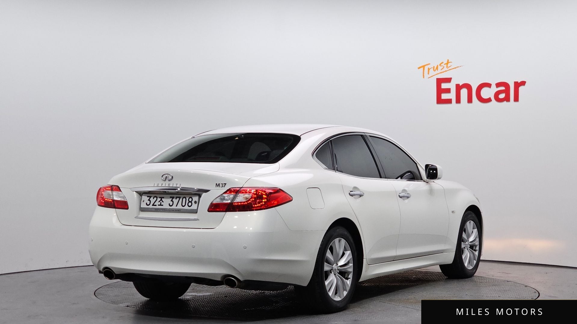 Infiniti M37 2011 — миниатюра 2