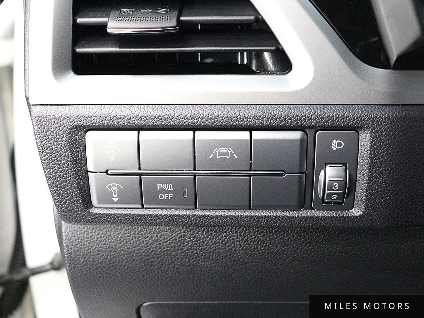 KG Mobility Beautiful Korando 2024 — миниатюра 12