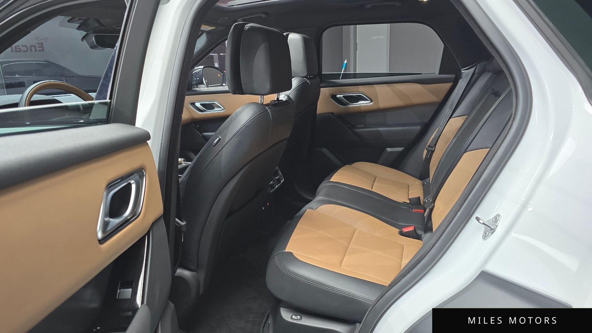 Land Rover Range Rover Velar 2024 — миниатюра 12