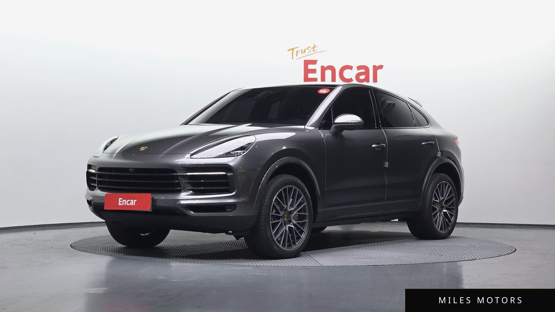 Porsche Cayenne 2020 — фото 1 из 12