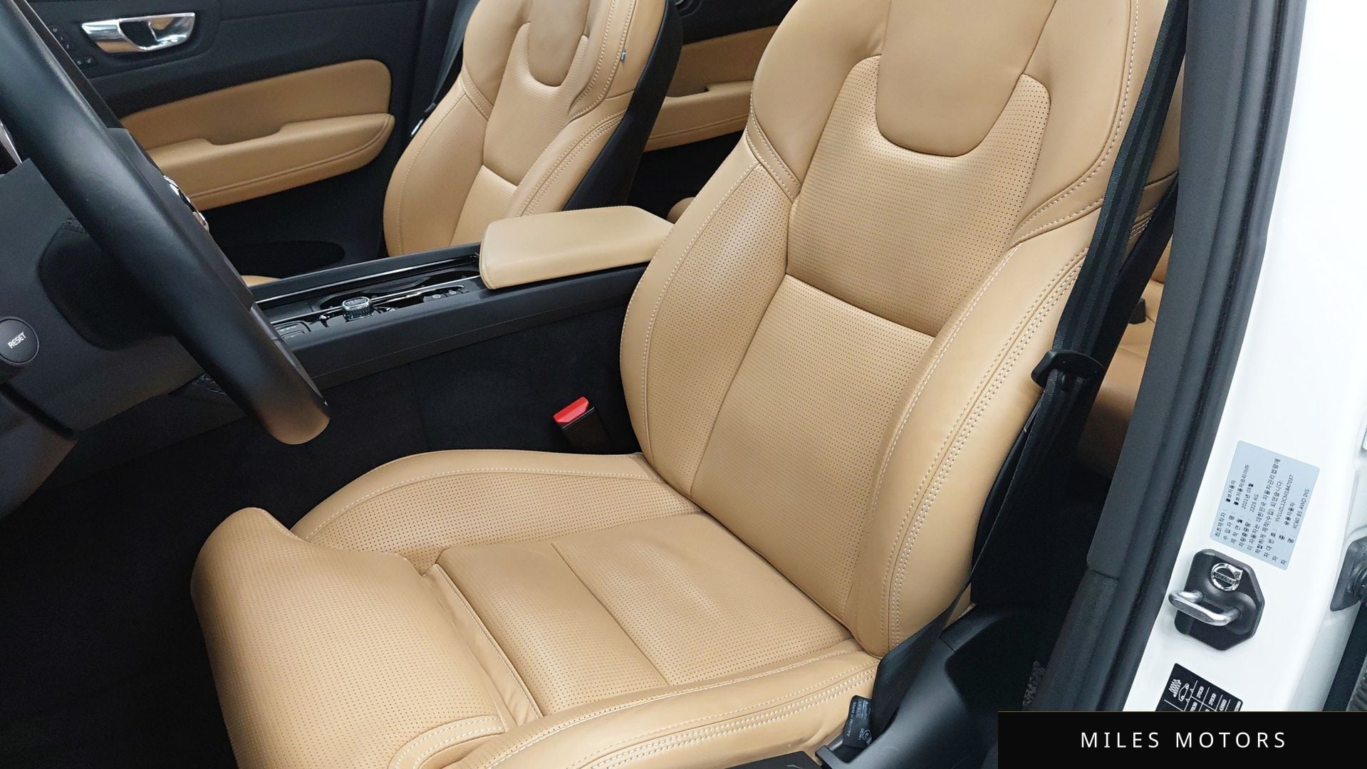 Volvo XC60 2021 — миниатюра 10