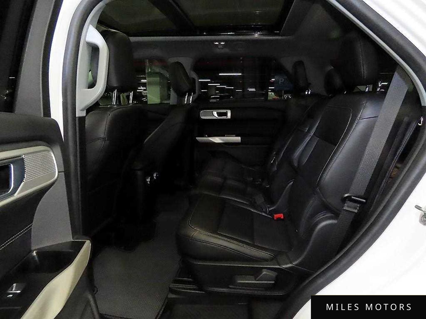 Ford Explorer 2022 — миниатюра 7