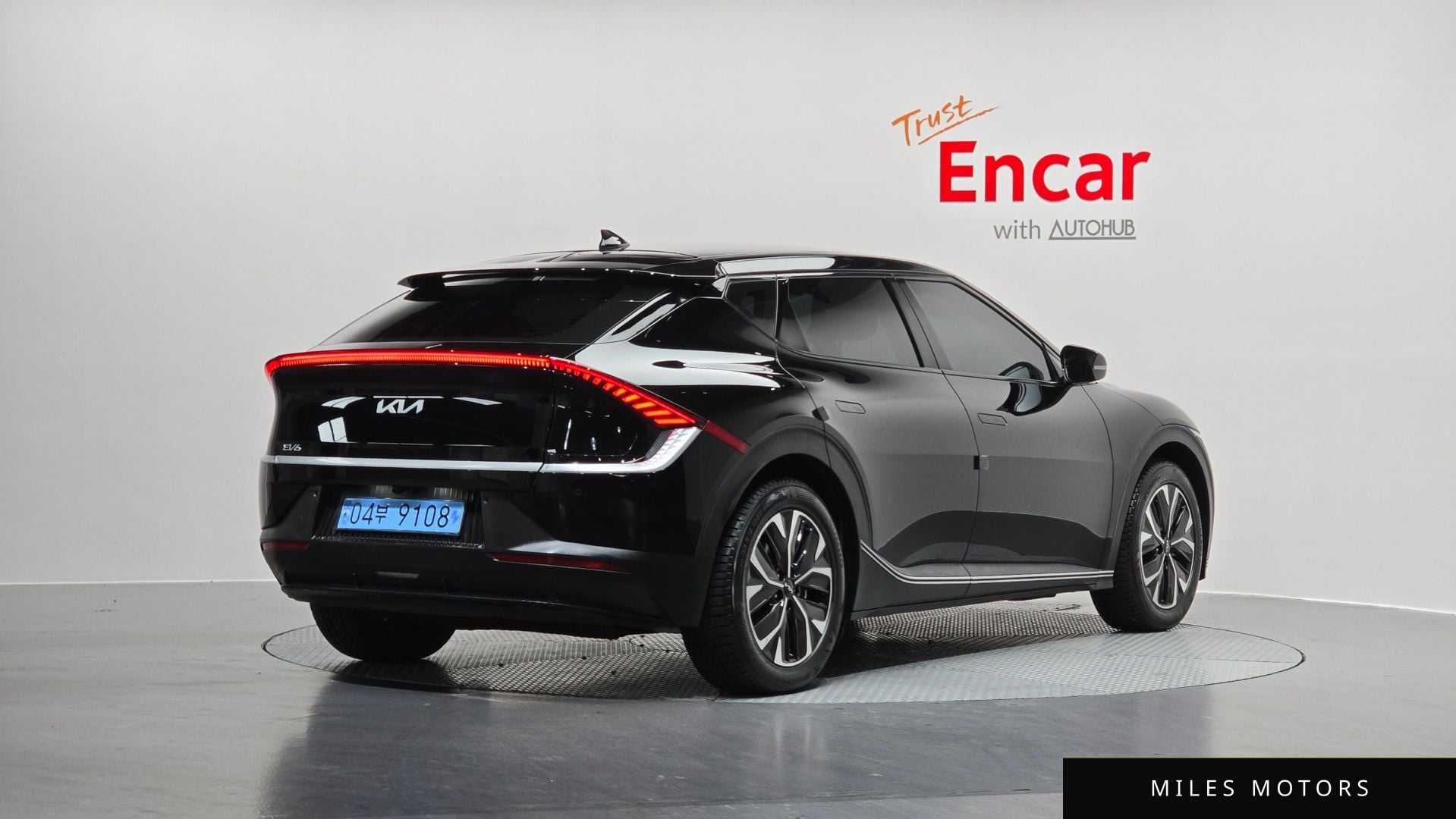 Kia EV6 2023 — миниатюра 2