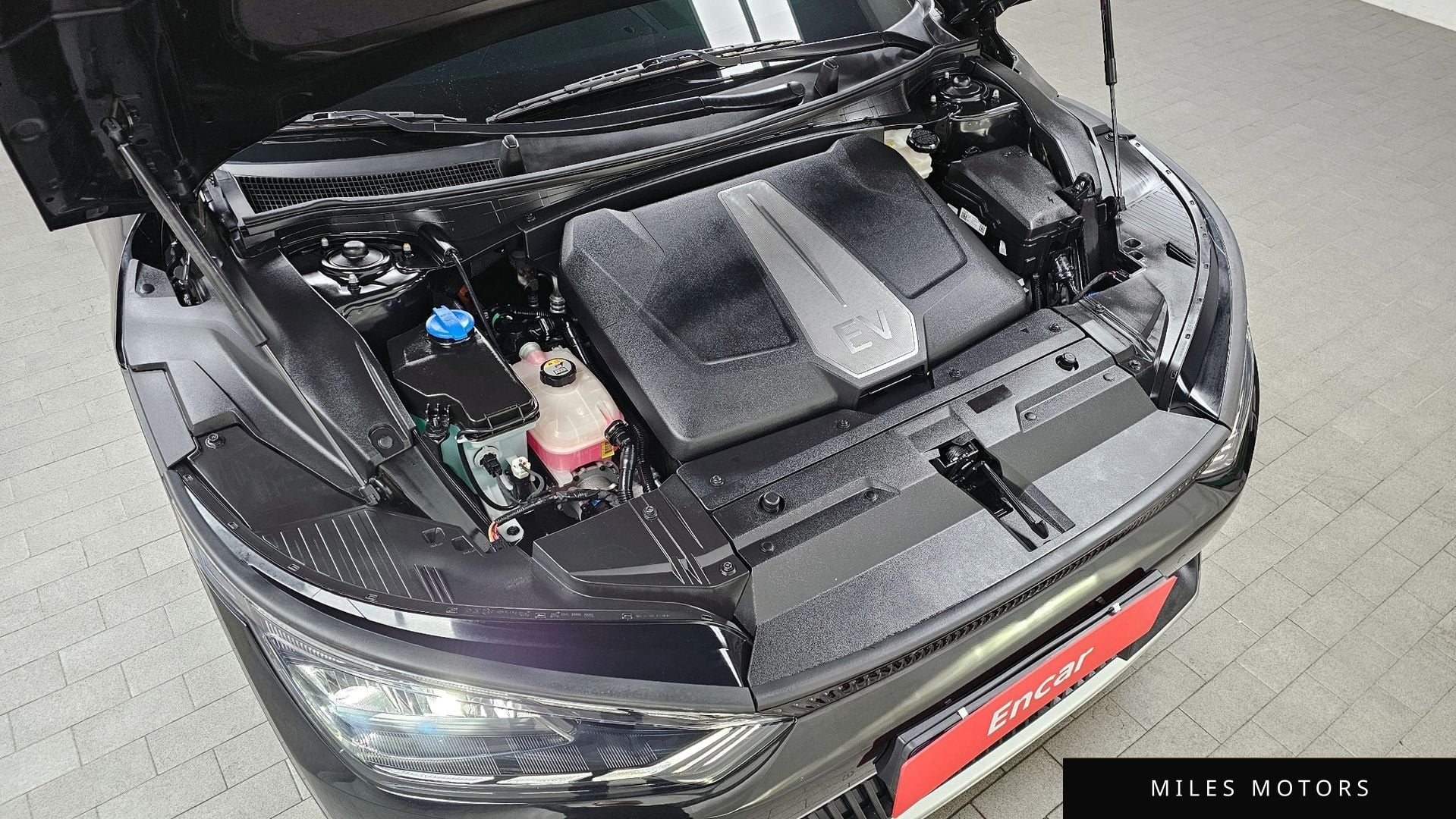 Kia EV6 2023 — миниатюра 6