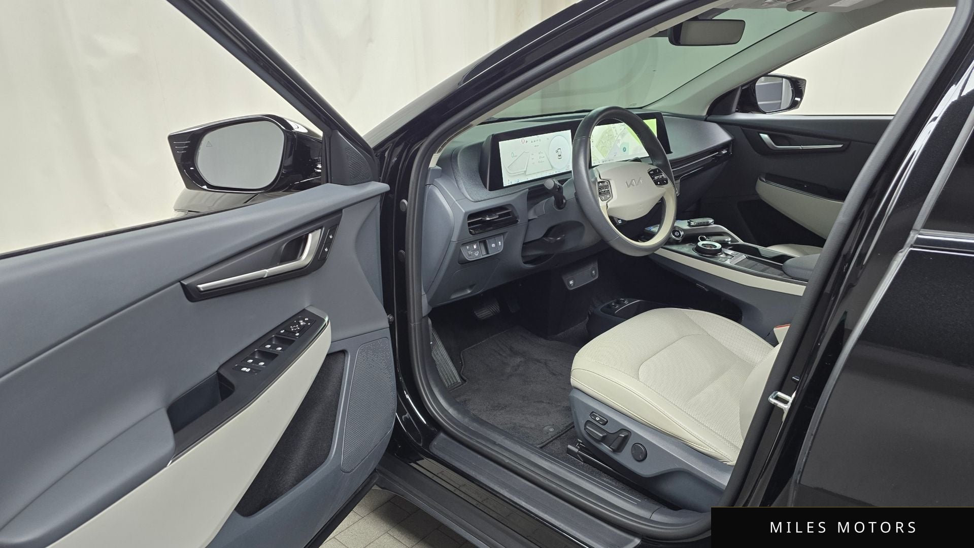Kia EV6 2023 — миниатюра 10