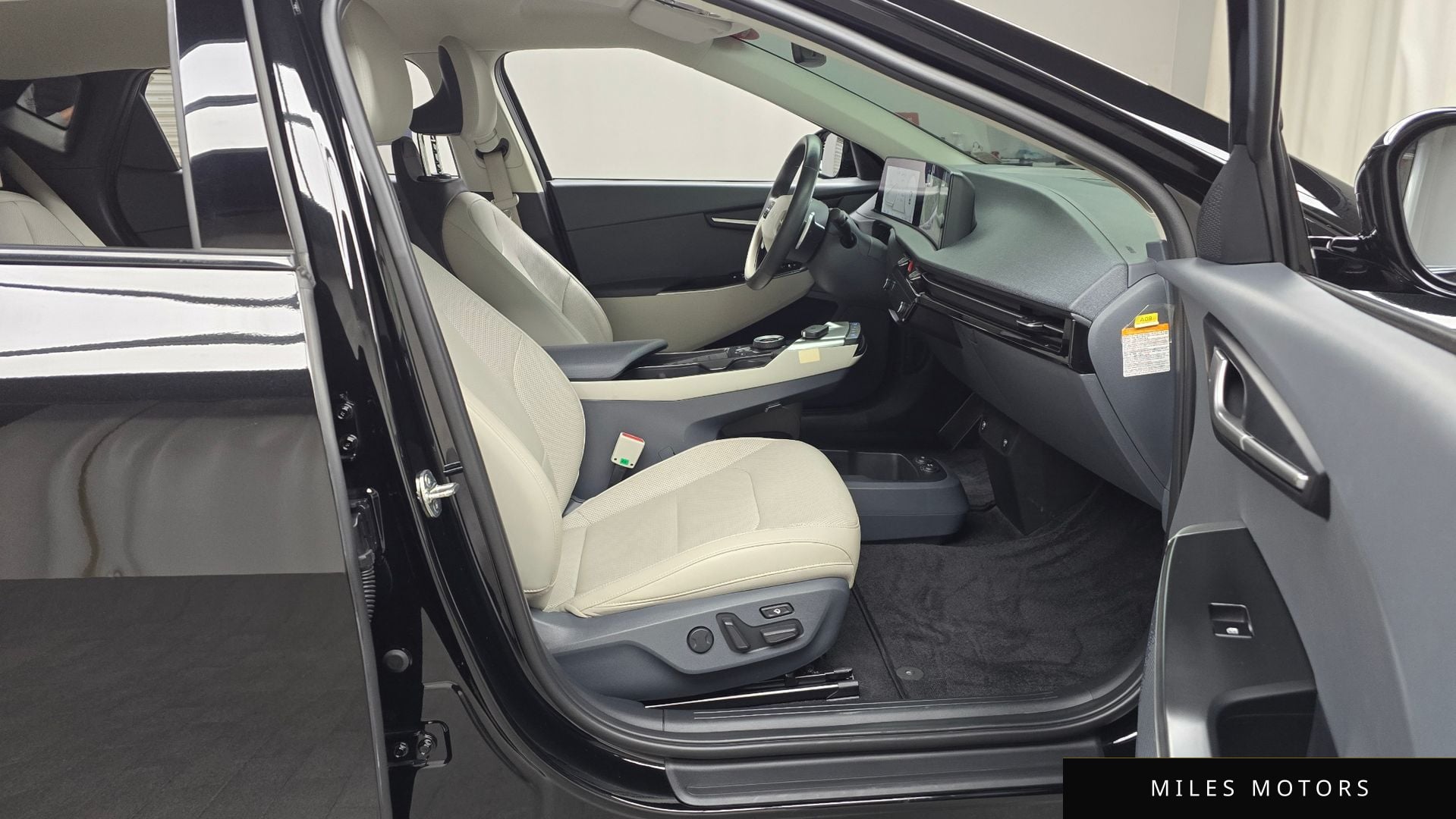 Kia EV6 2023 — миниатюра 11