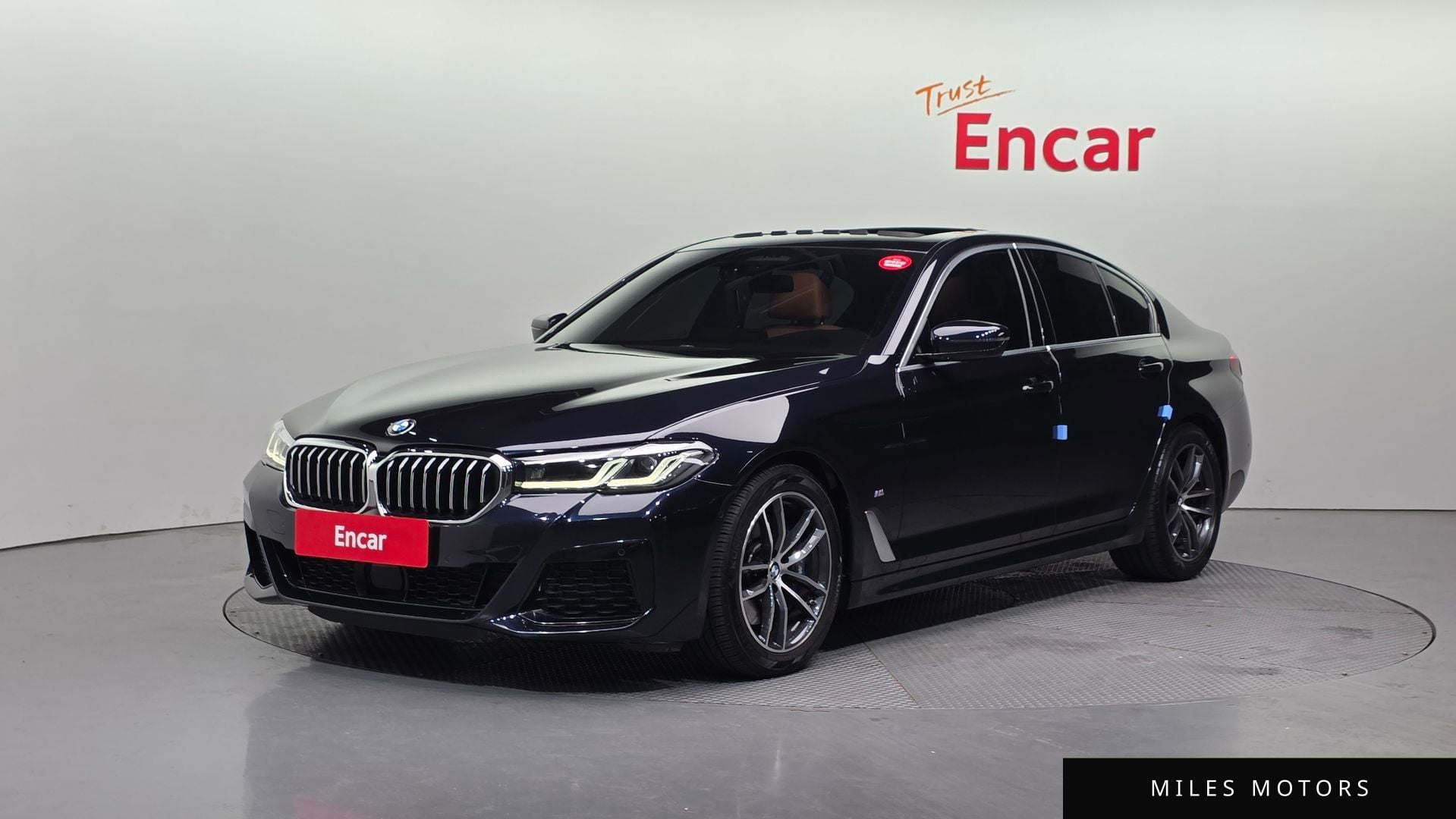 BMW 5 Series (G30) 2022 — фото 1 из 12