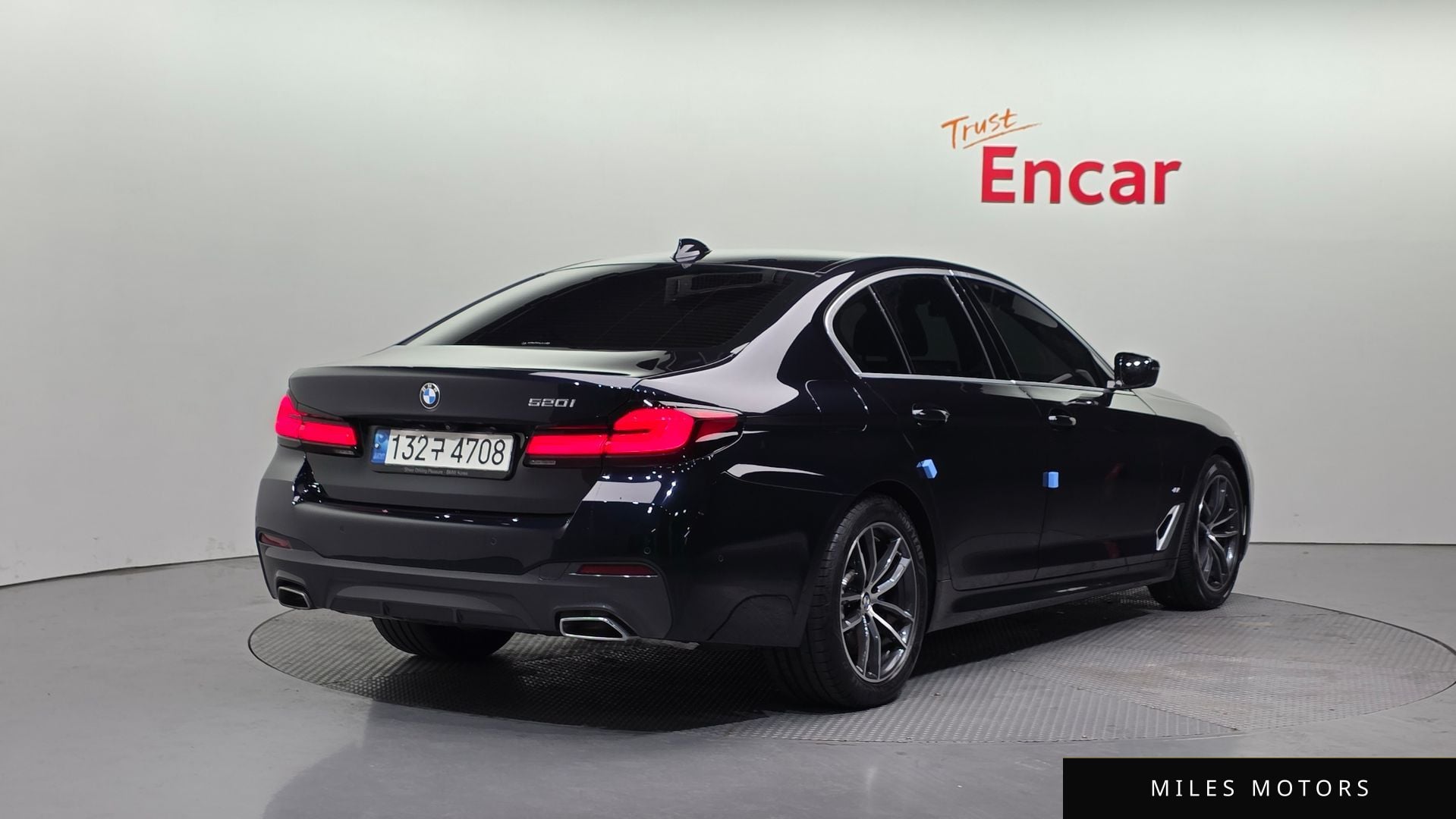 BMW 5 Series (G30) 2022 — миниатюра 2