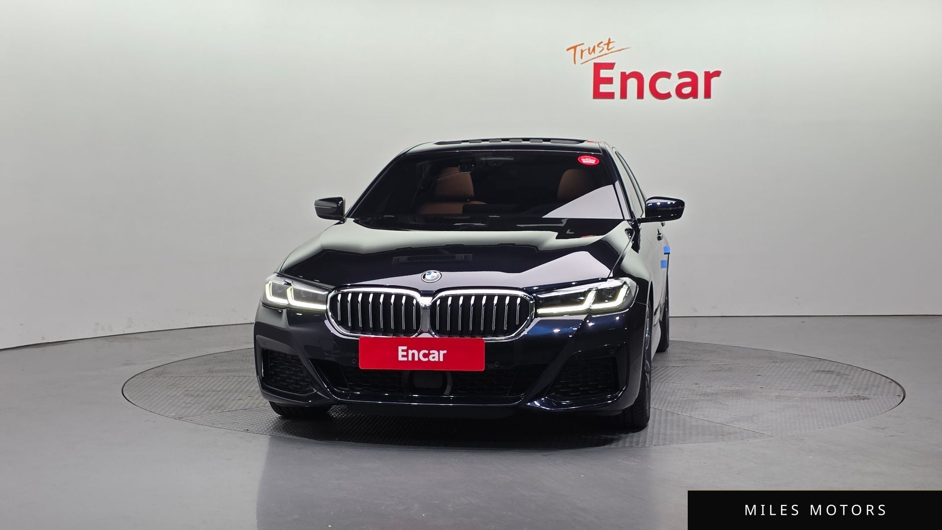 BMW 5 Series (G30) 2022 — миниатюра 3