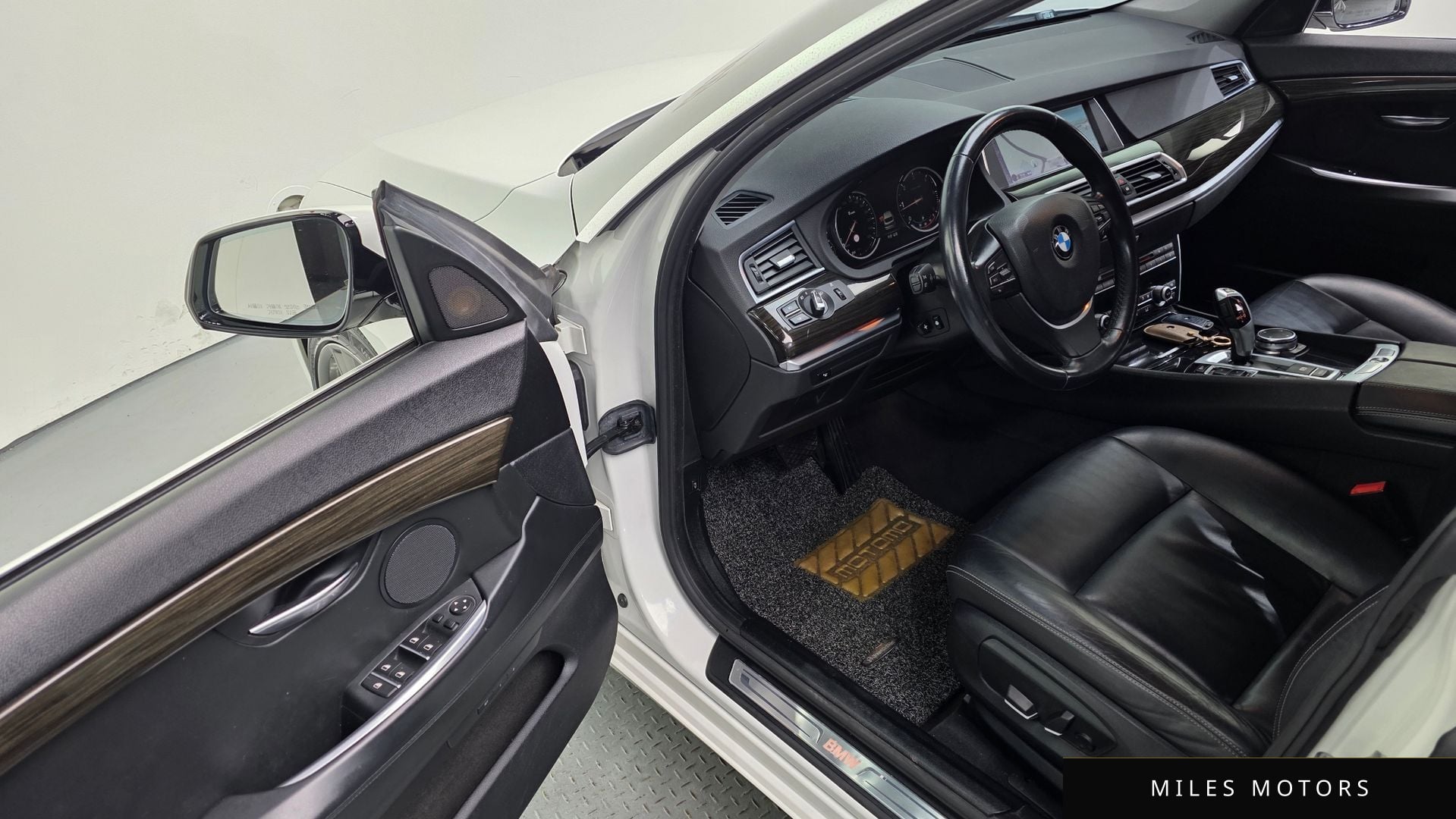 BMW 5시리즈 GT (F07) 2015 — миниатюра 13