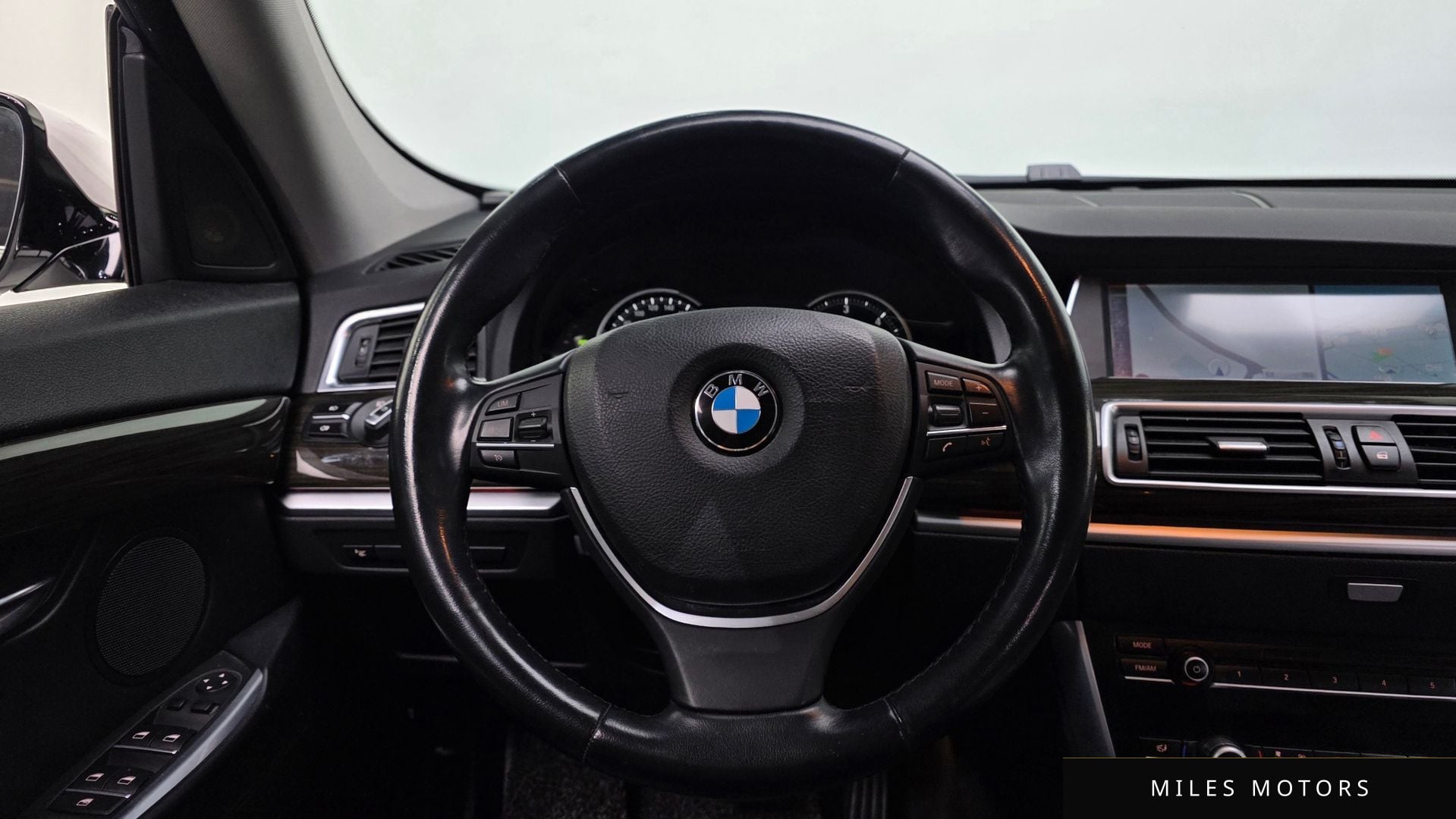 BMW 5시리즈 GT (F07) 2015 — миниатюра 14