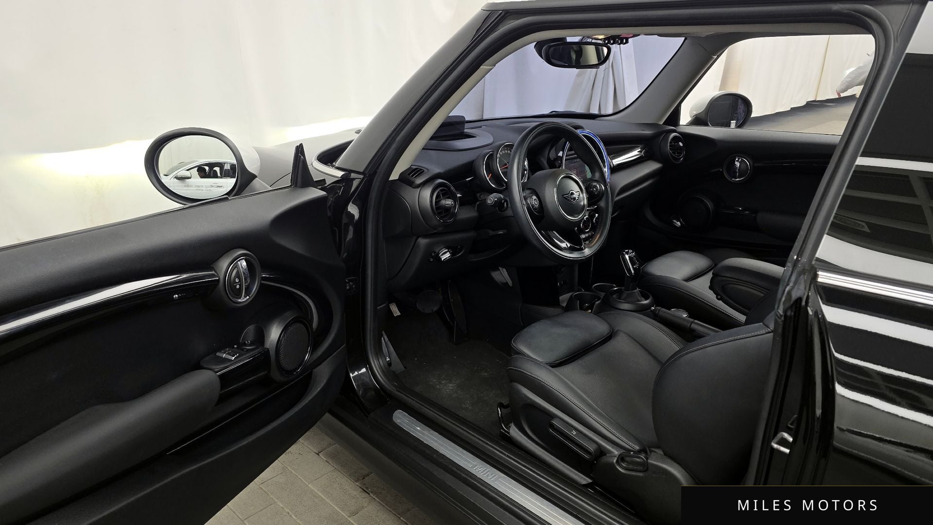 MINI Cooper D 2019 — миниатюра 10