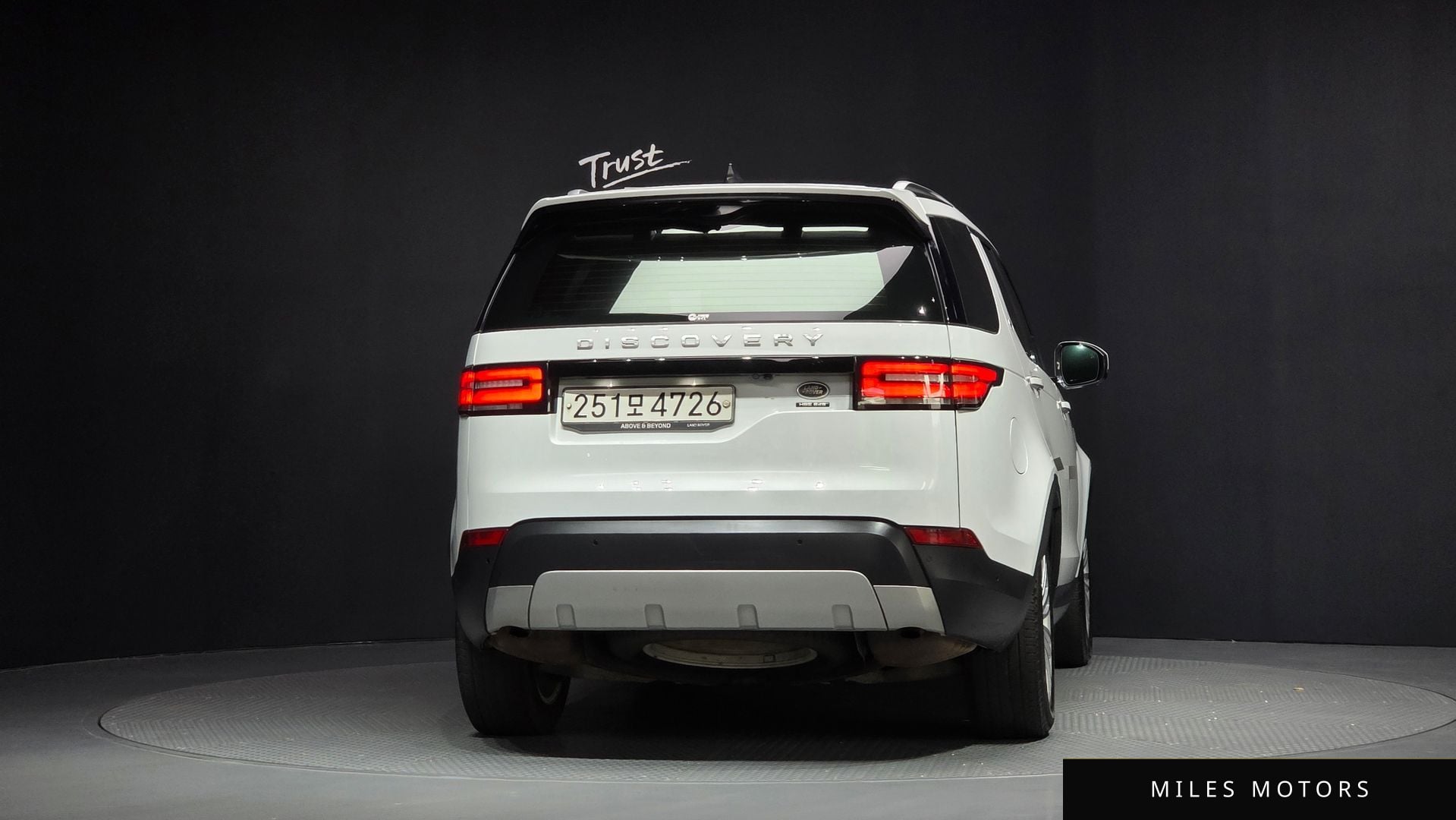 Land Rover Discovery 2019 — миниатюра 4
