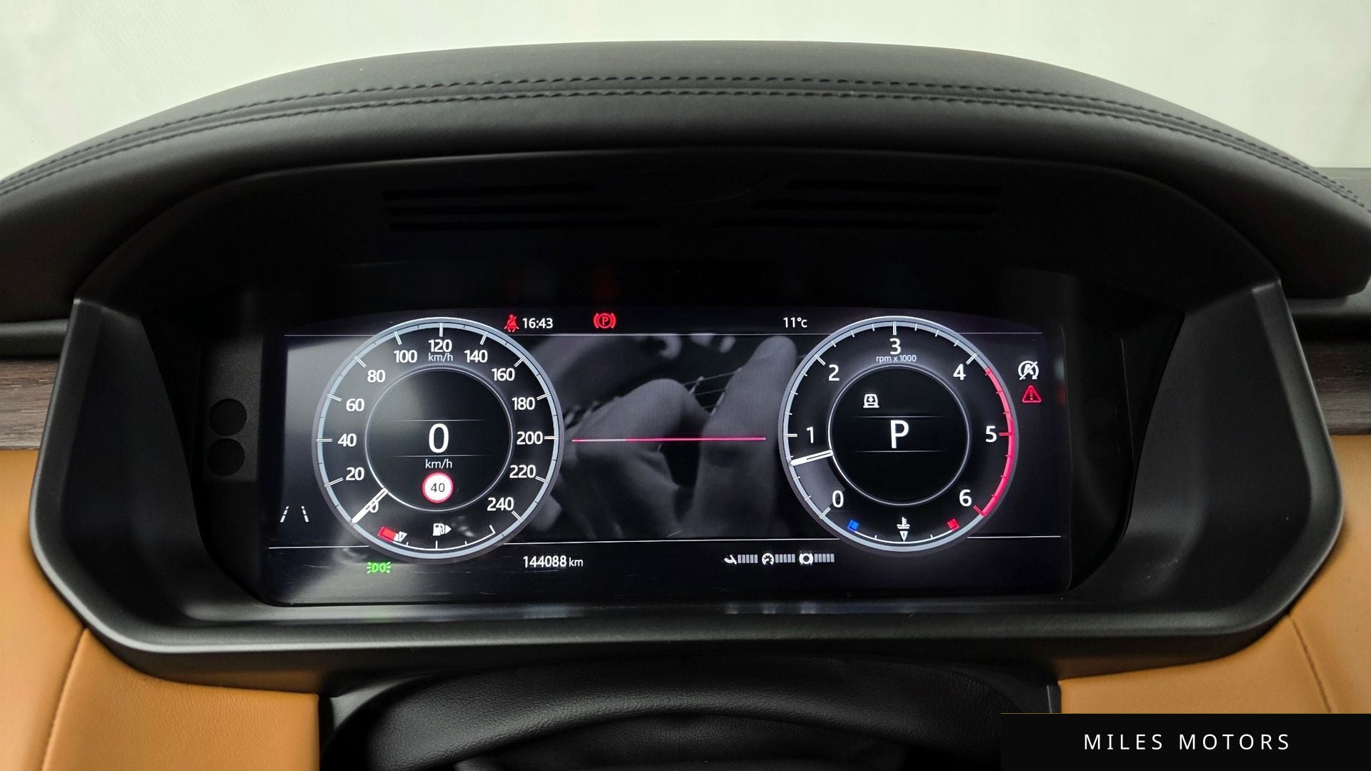 Land Rover Discovery 2019 — миниатюра 8