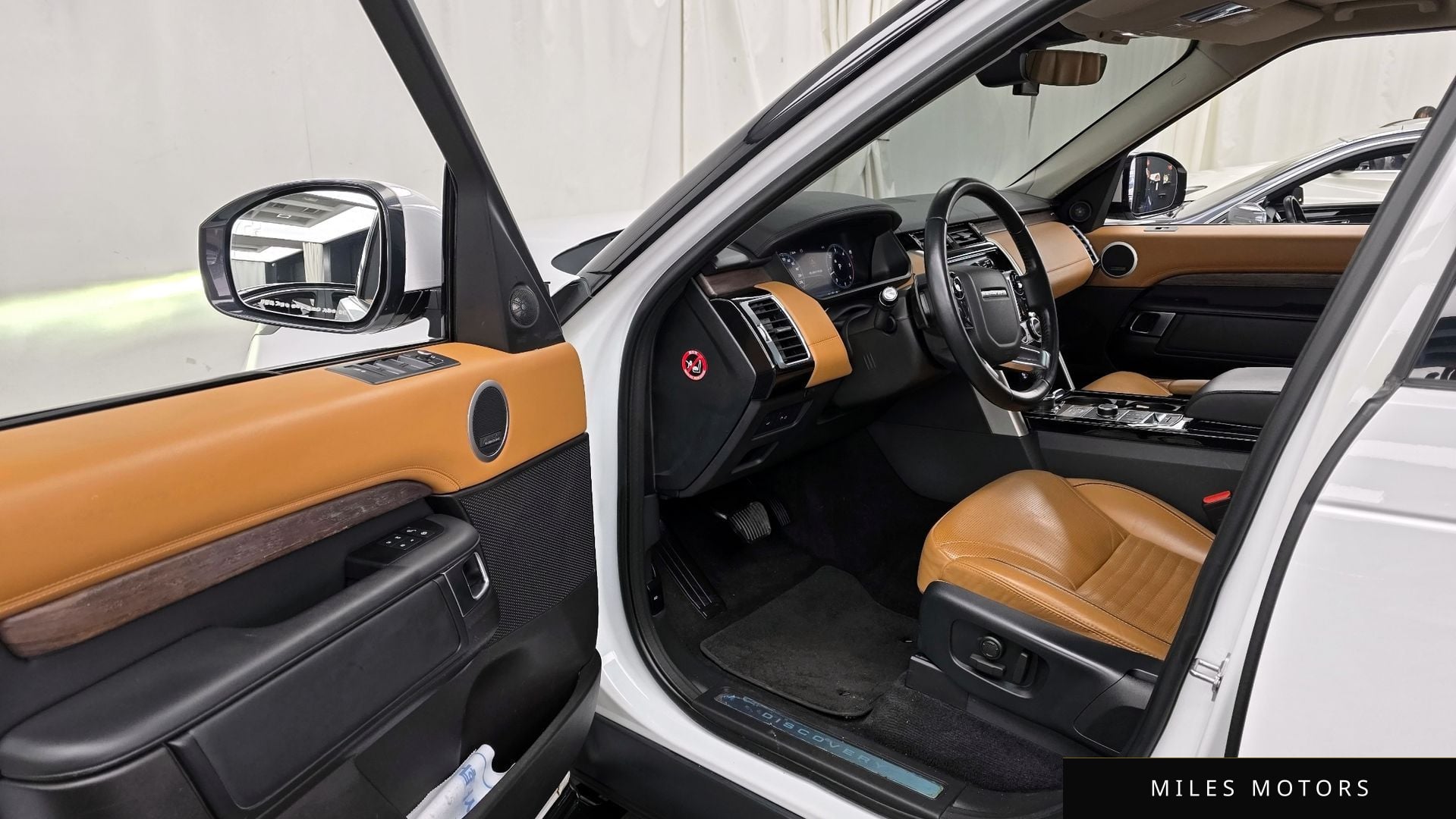 Land Rover Discovery 2019 — миниатюра 10