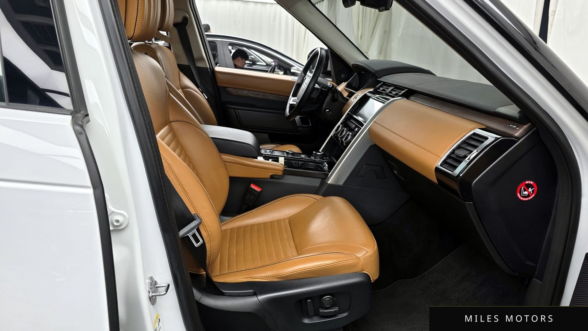 Land Rover Discovery 2019 — миниатюра 11