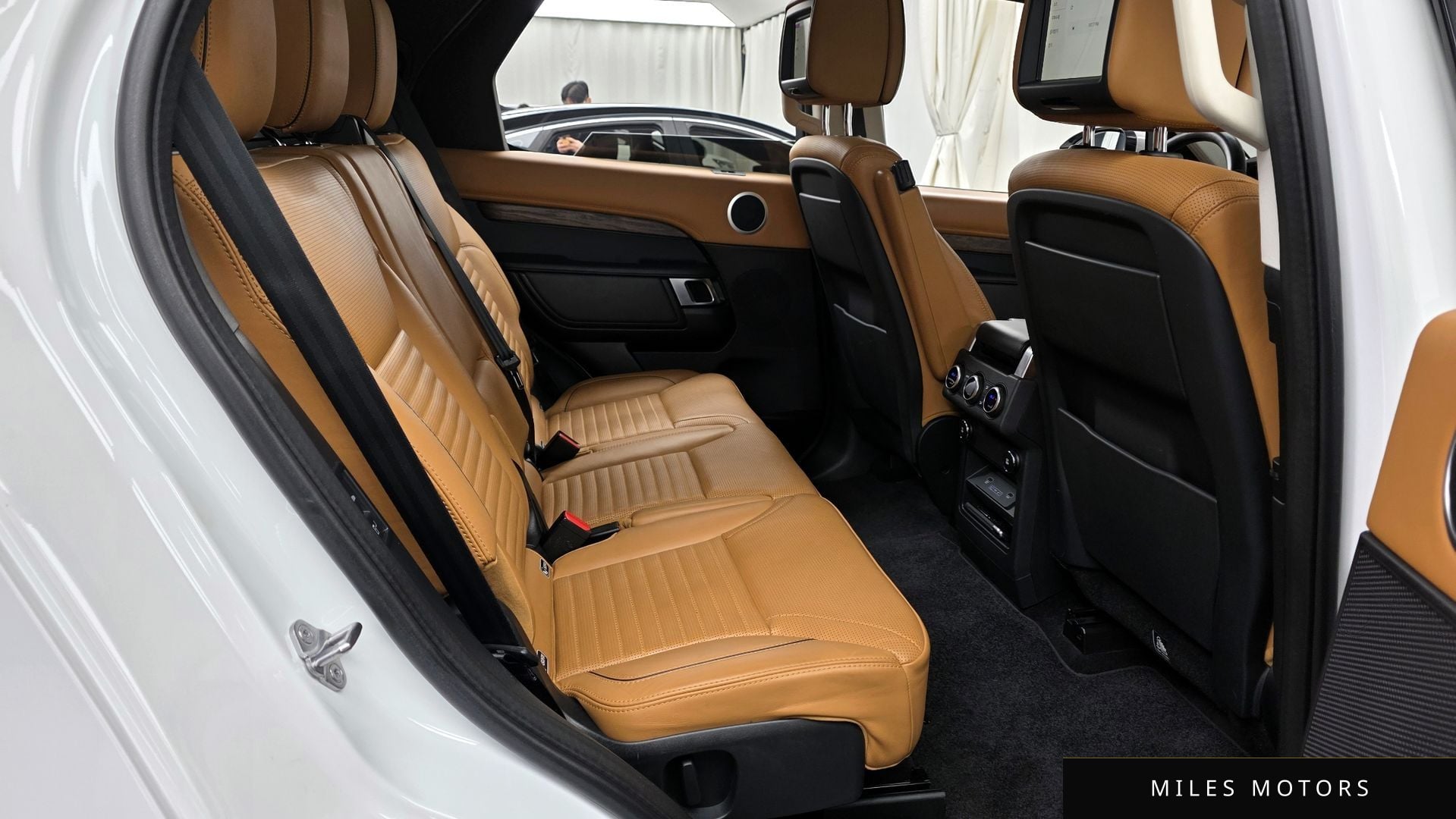 Land Rover Discovery 2019 — миниатюра 12