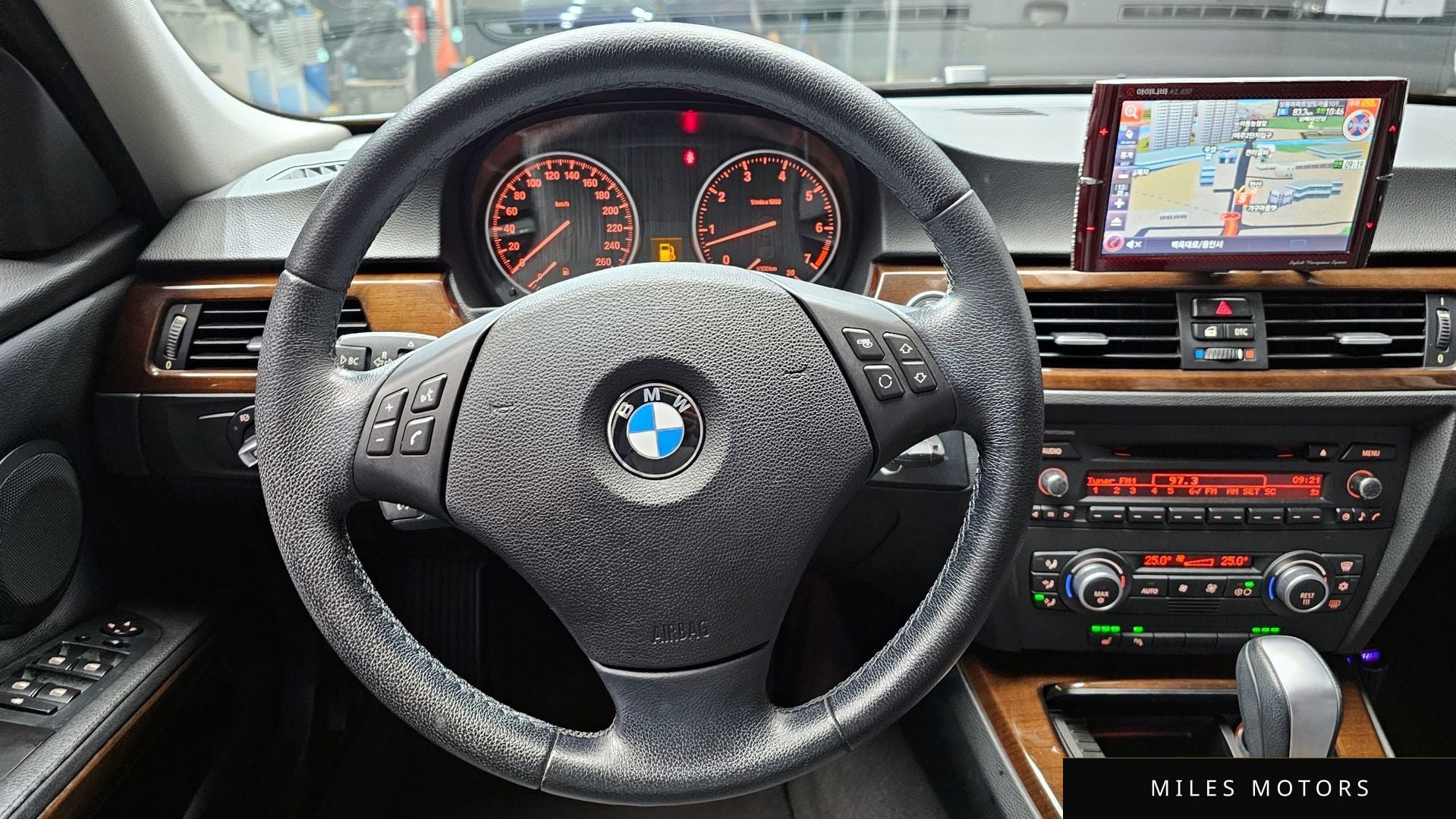 BMW 3시리즈 (E90) 2009 — миниатюра 13
