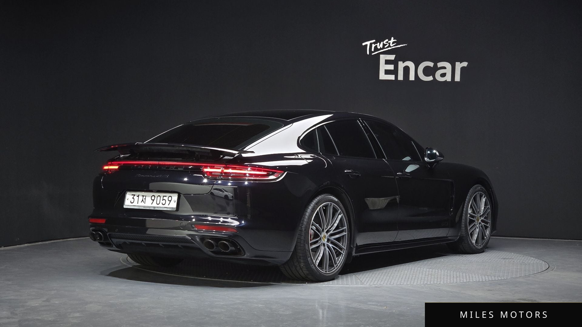 Porsche Panamera 2019 — миниатюра 2