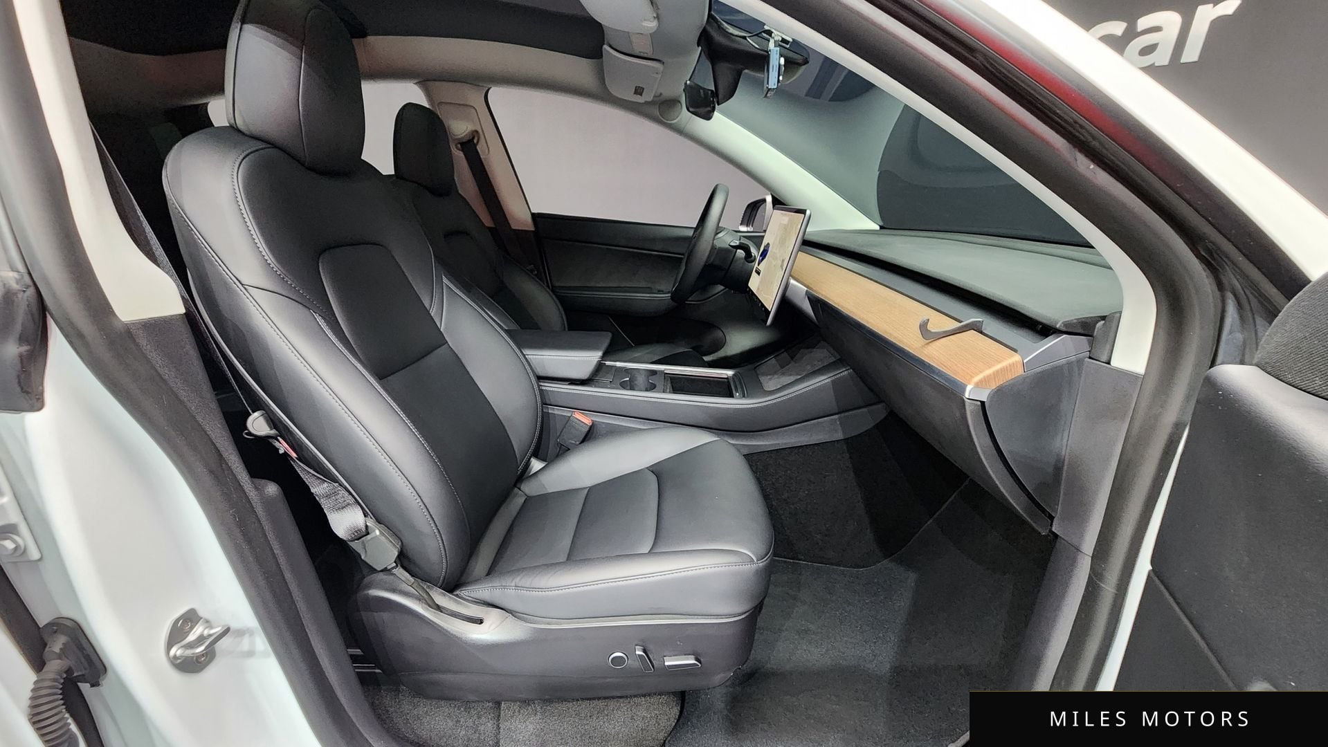 Tesla 모델 Y 2021 — миниатюра 10