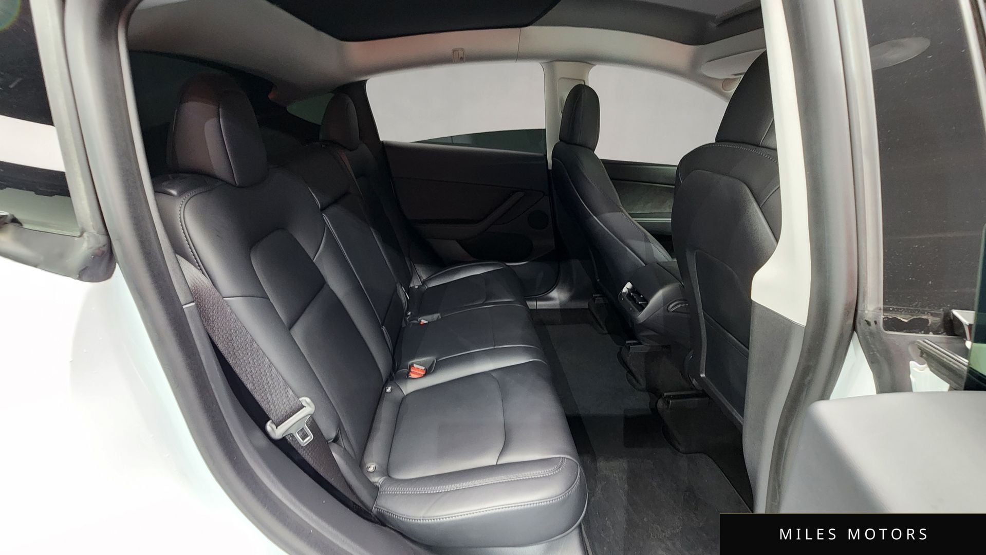 Tesla 모델 Y 2021 — миниатюра 19