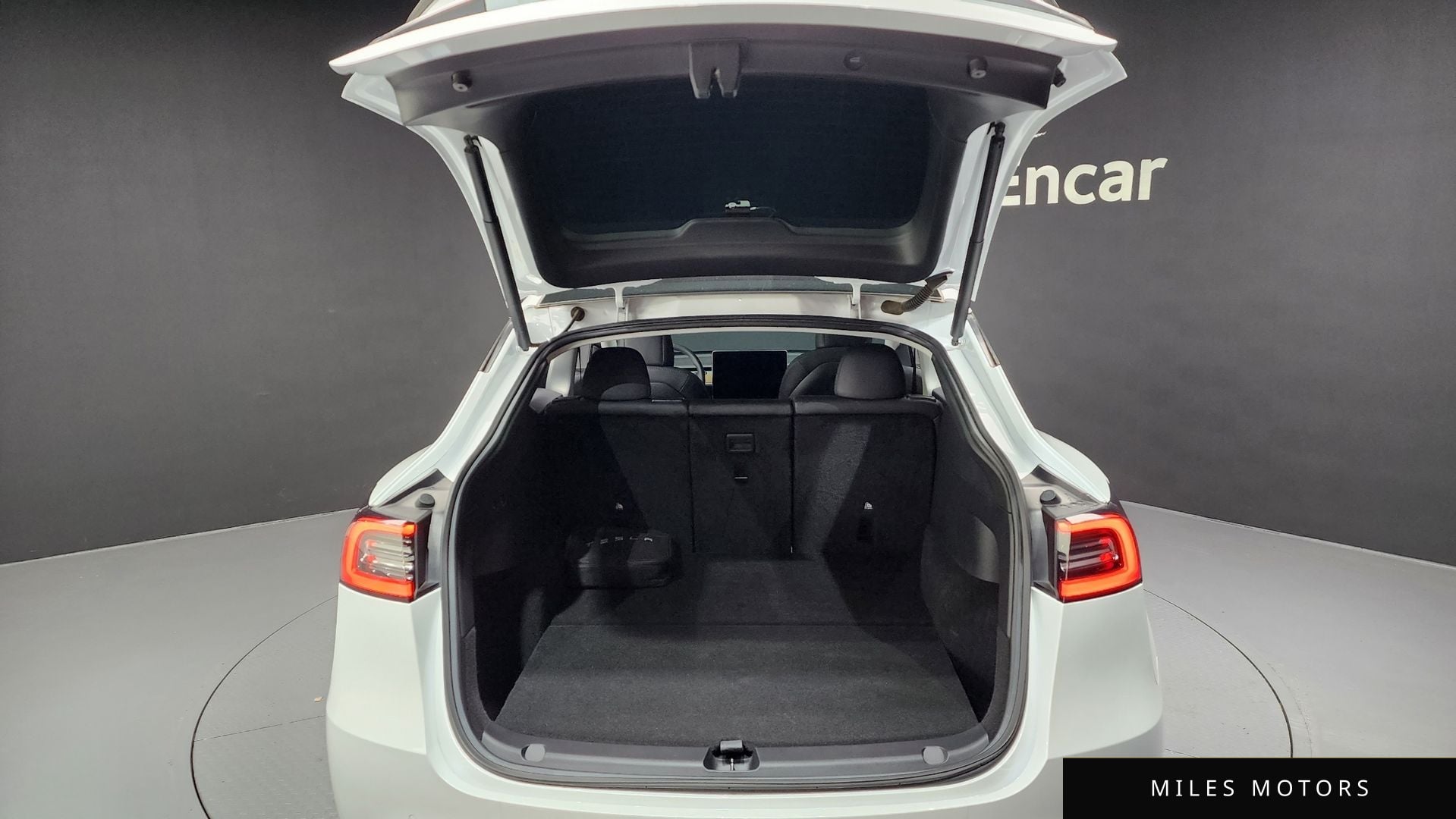 Tesla 모델 Y 2021 — миниатюра 20
