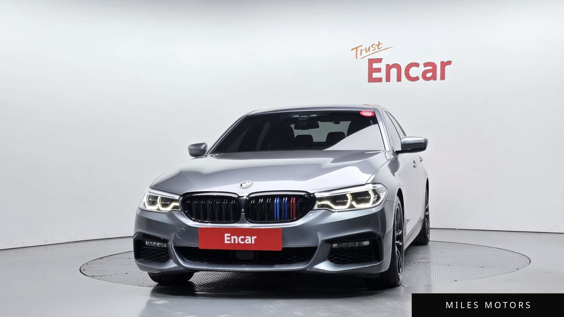 BMW 5 Series (G30) 2017 — миниатюра 3