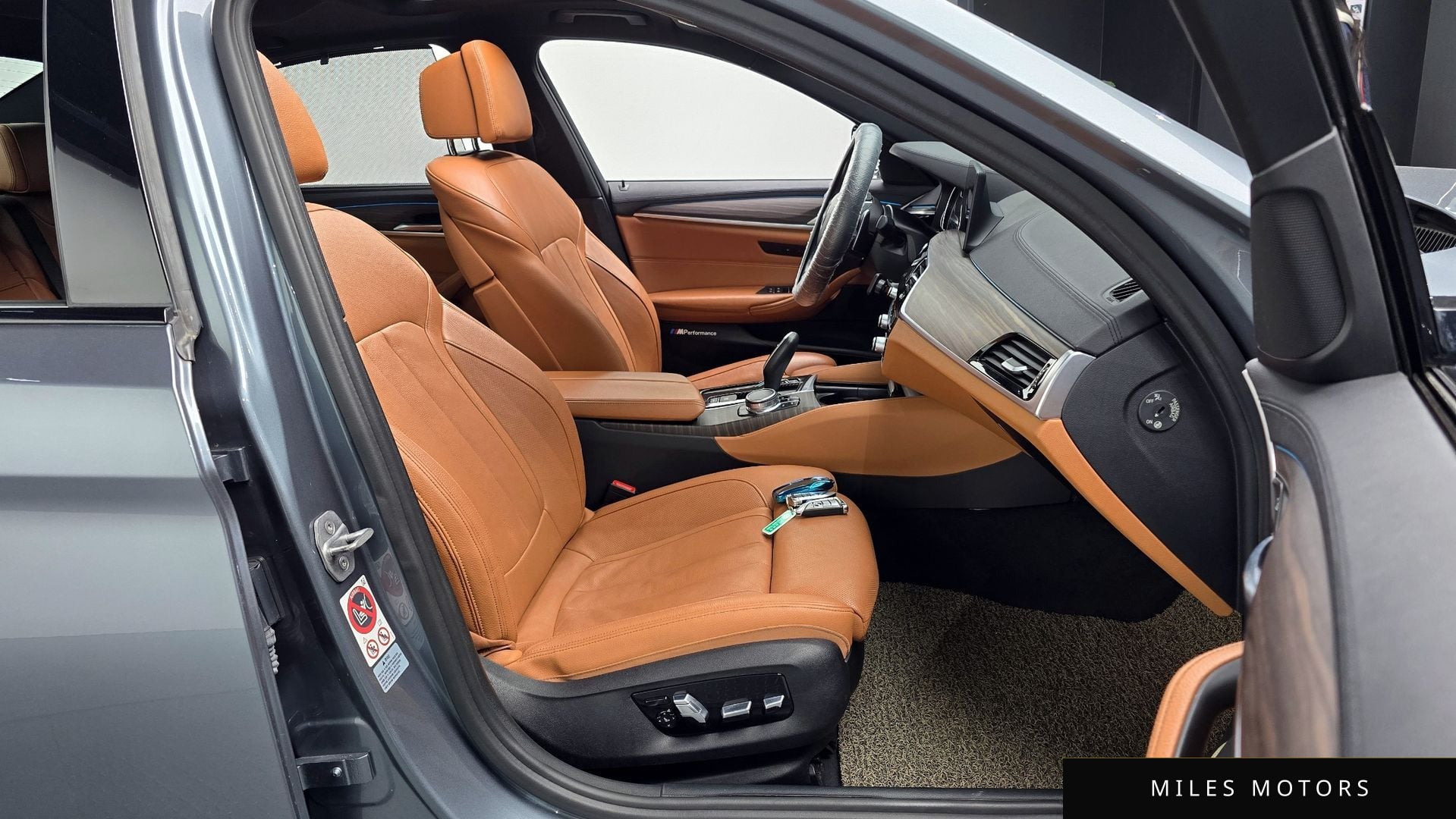 BMW 5 Series (G30) 2017 — миниатюра 10