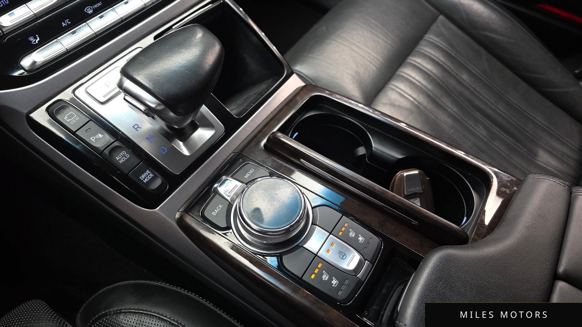 Genesis EQ900 2016 — миниатюра 9