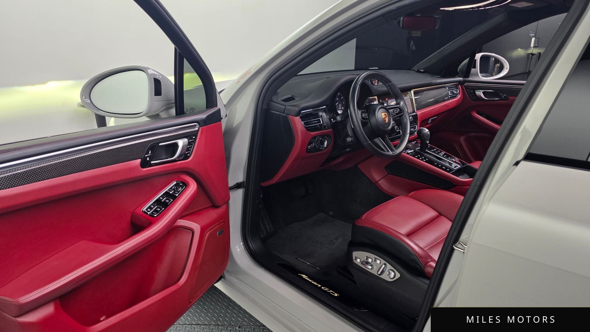 Porsche Macan 2023 — миниатюра 9