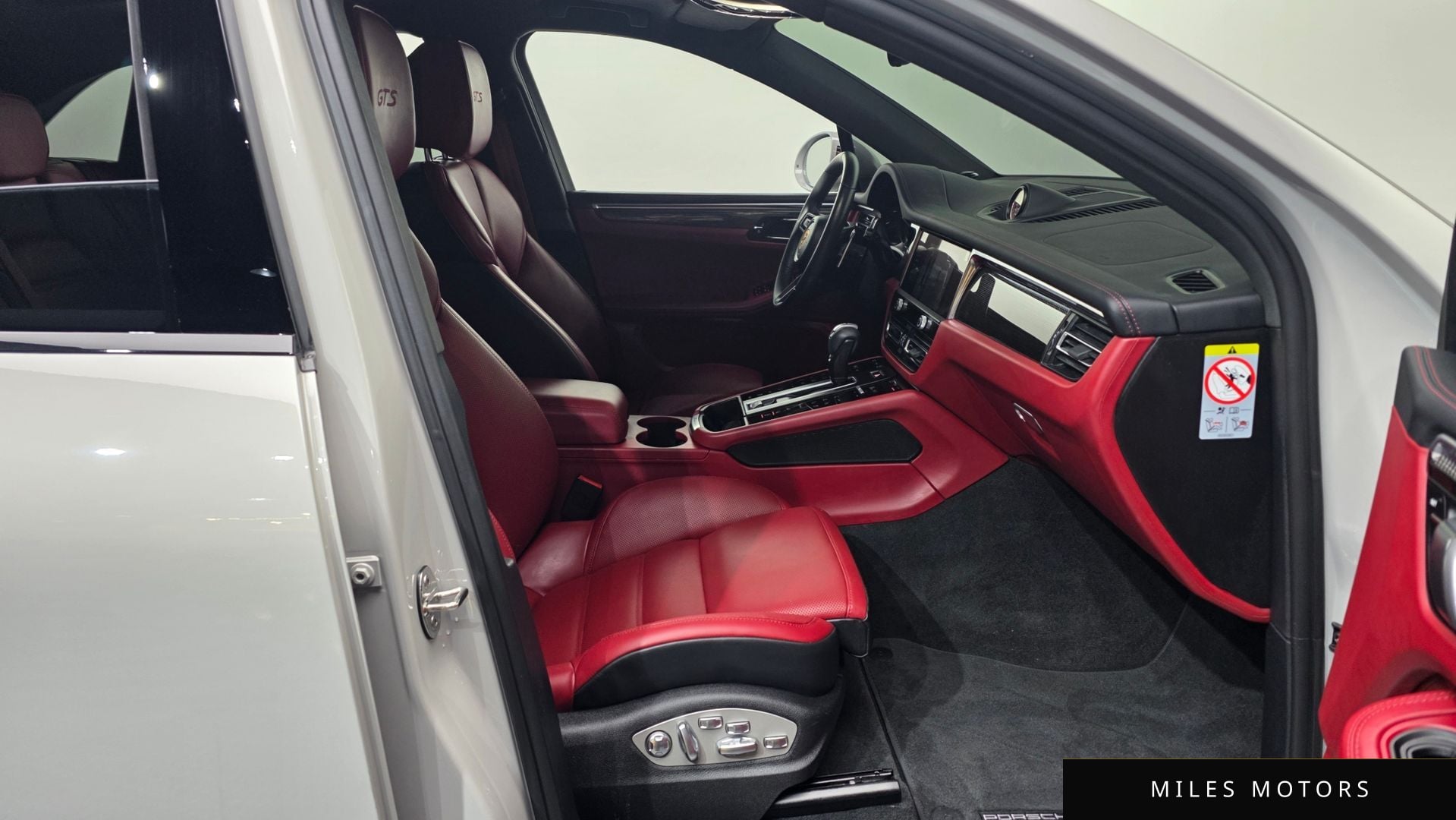 Porsche Macan 2023 — миниатюра 11