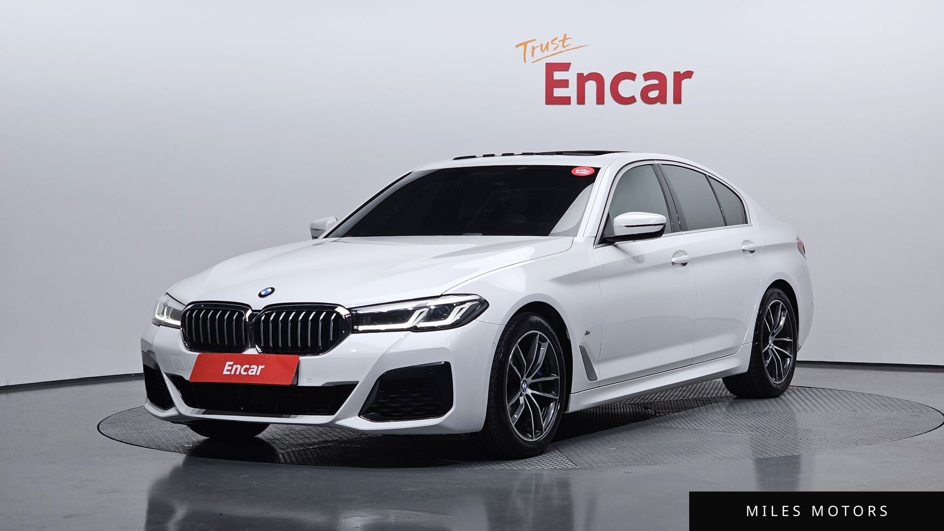 BMW 5 Series (G30) 2023 — фото 1 из 12