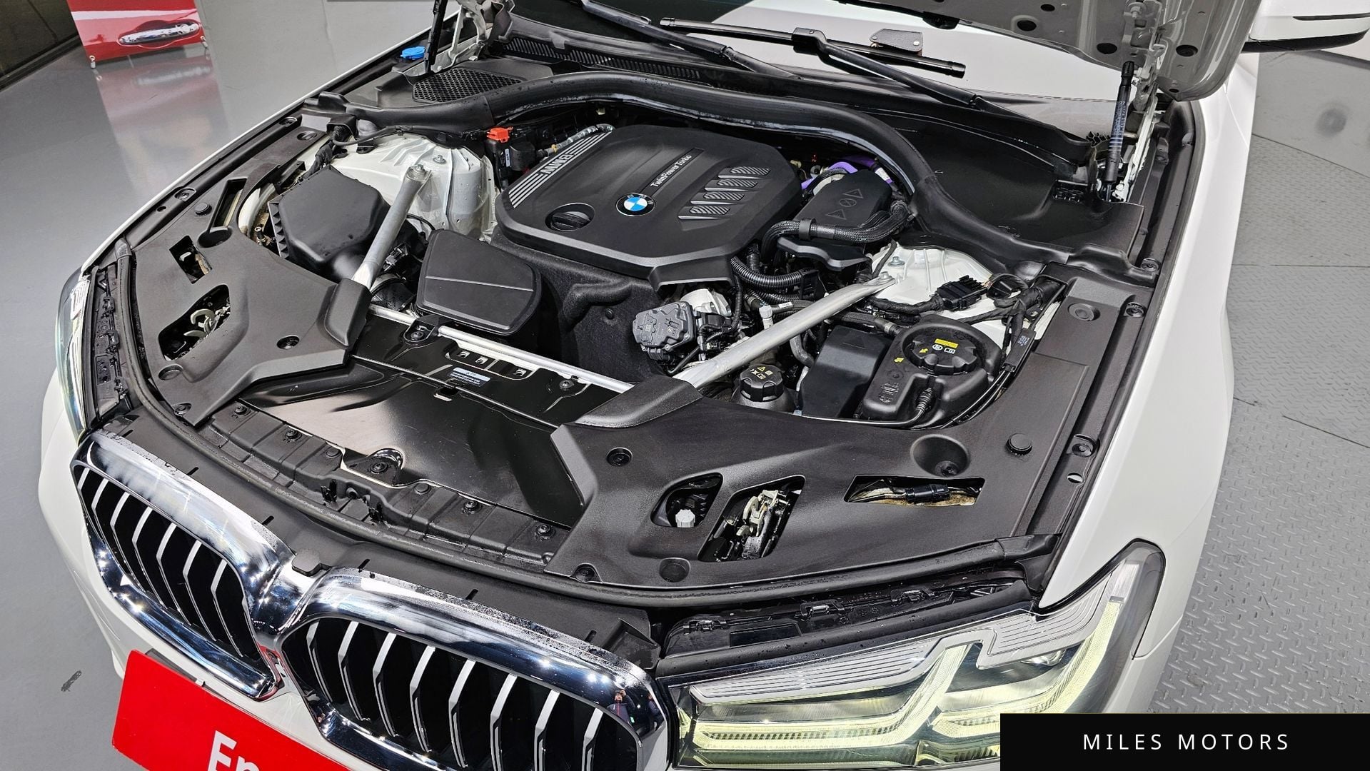 BMW 5 Series (G30) 2023 — миниатюра 6