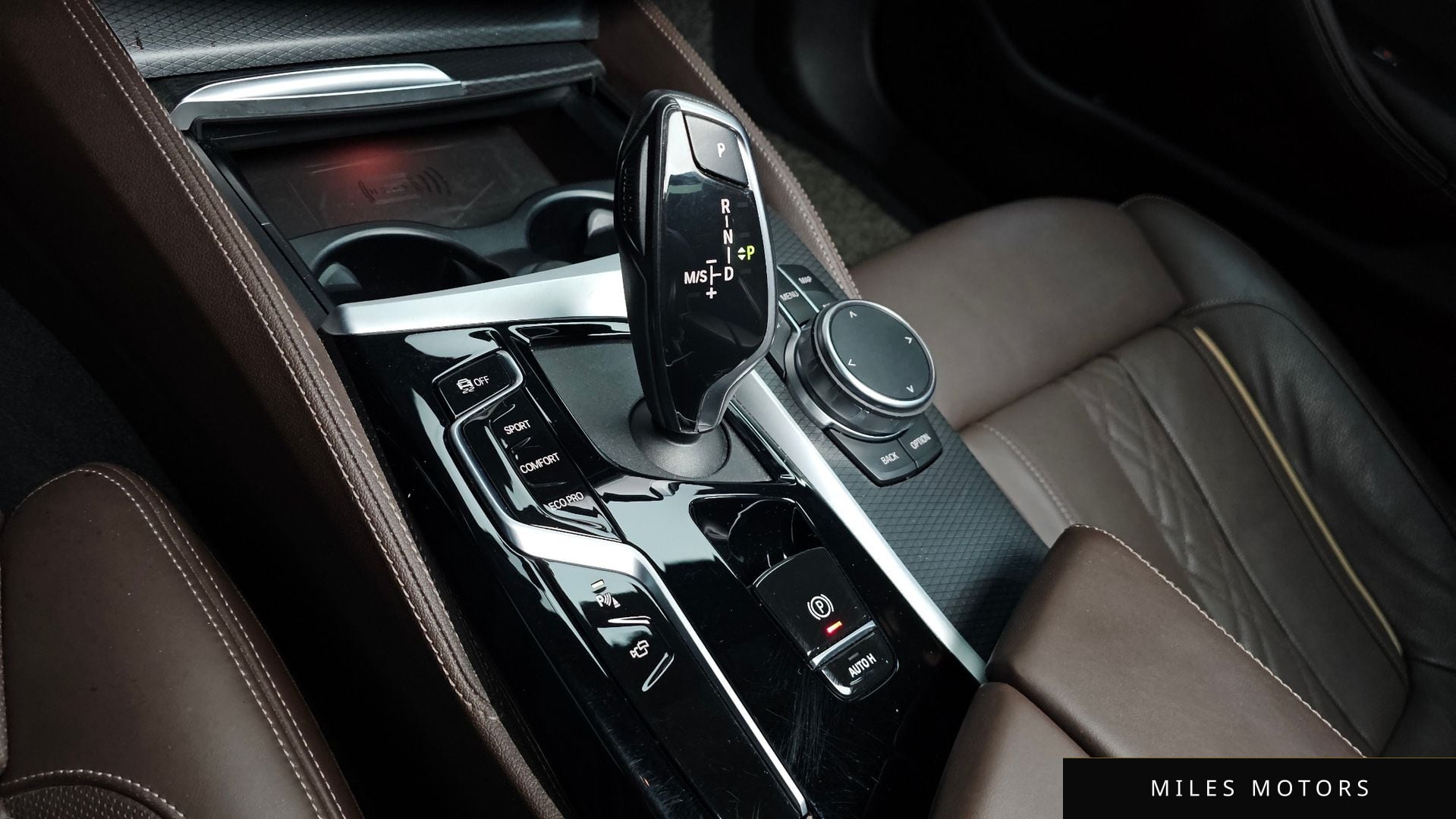 BMW 5 Series (G30) 2023 — миниатюра 9