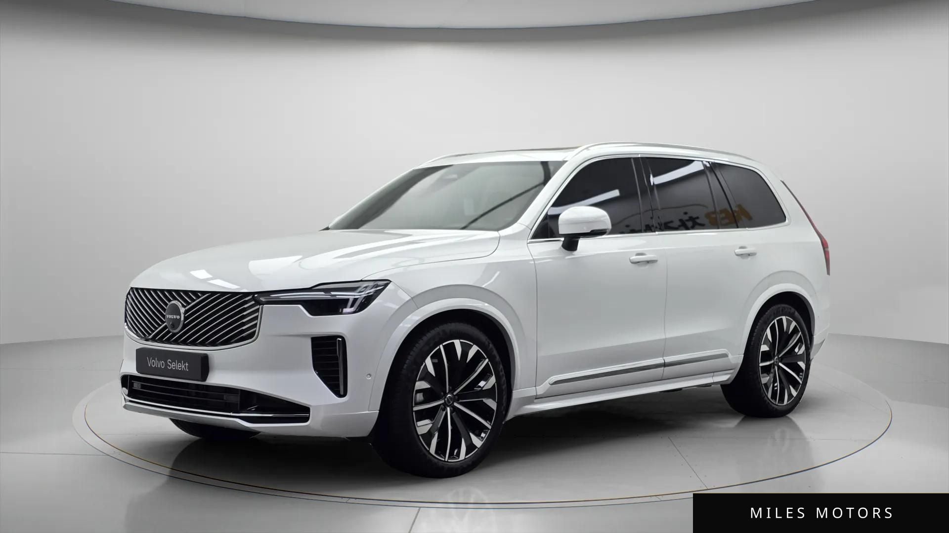 Volvo XC90 2026 — фото 1 из 12