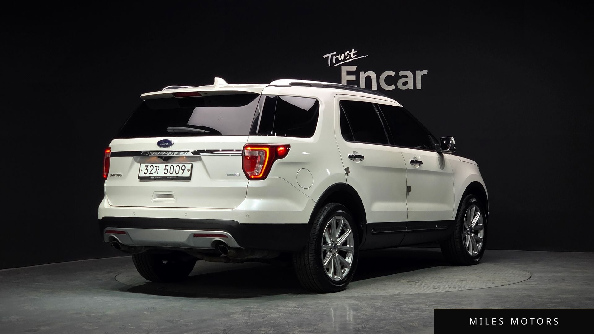 Ford Explorer 2016 — миниатюра 2