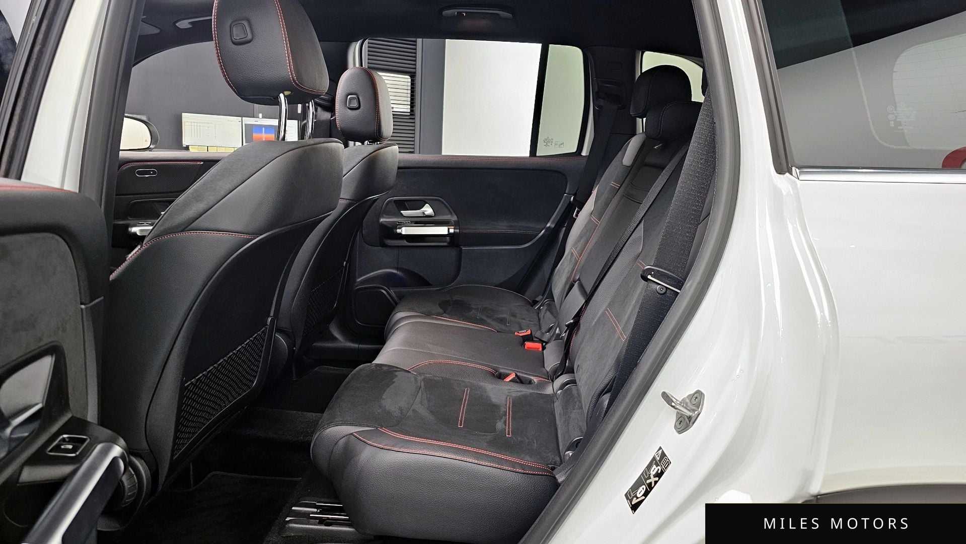 Mercedes-Benz GLB-Class X247 2022 — миниатюра 12